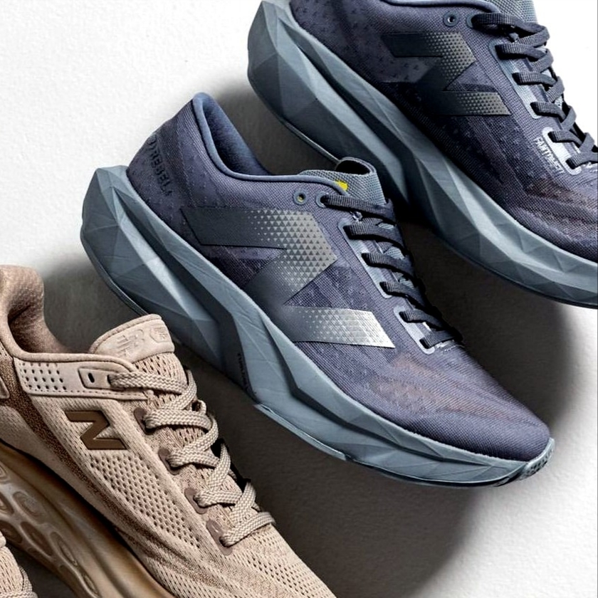 New Balance FuelCell Rebel v4 Dark Grey - 2E Wide, New Balance x Tokyo Design Studio FuelCell Rebel v4 Vintage Indigo - D Standard 착용 스타일