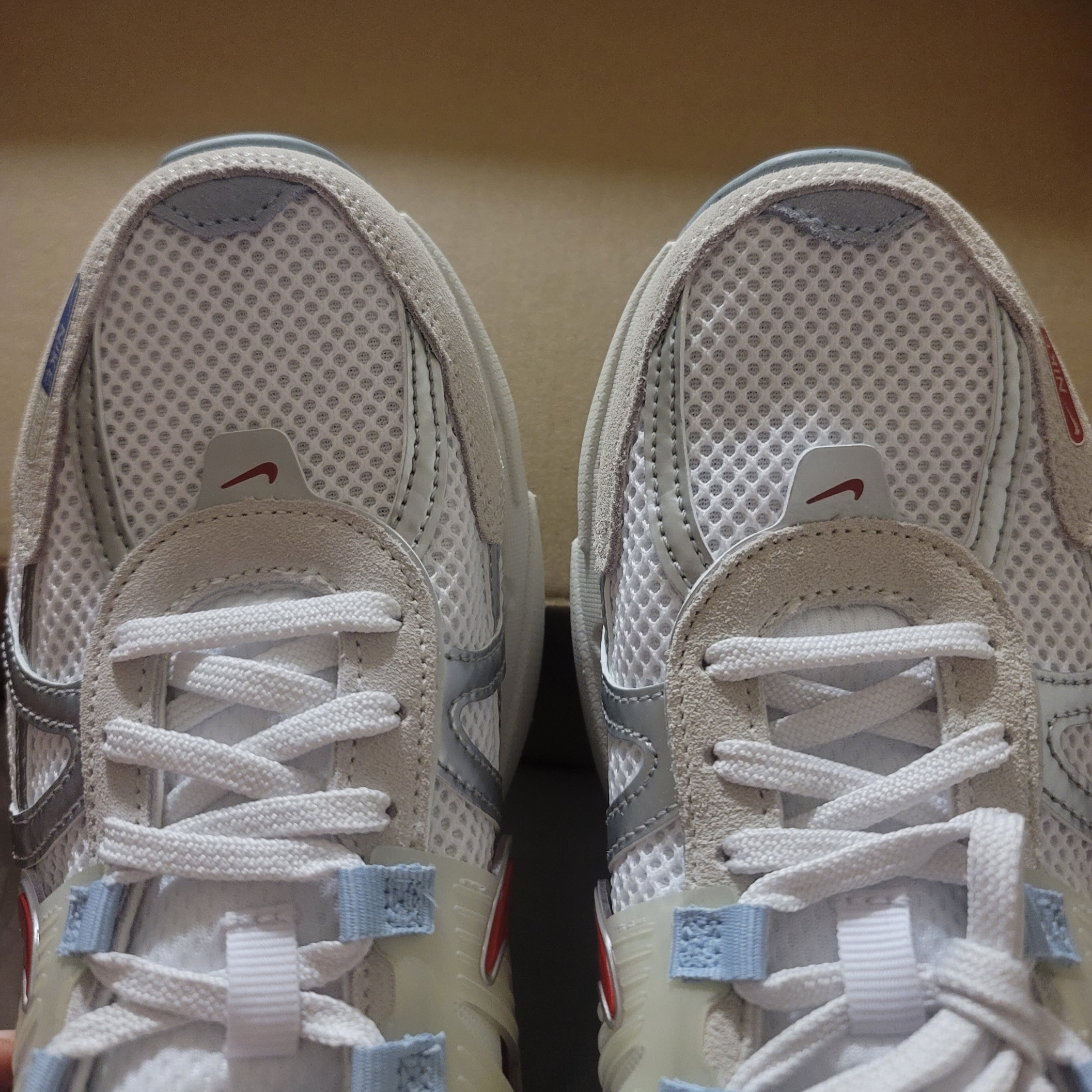 Nike V2K Run Metallic Silver Gym Red 착용 스타일
