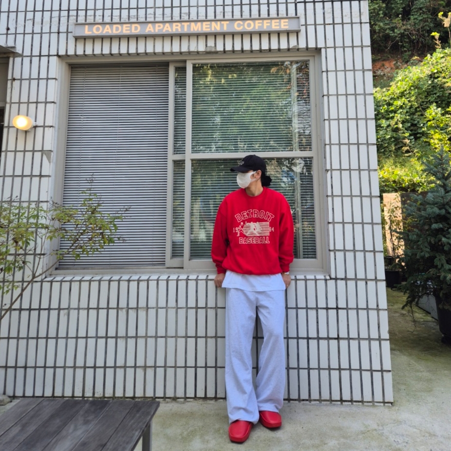 (W) Jordan Hex Mule SP University Red, Yeezy x Gosha Rubchinskiy YZY Black Dogs Jogger Heather Grey 착용 스타일 - 1