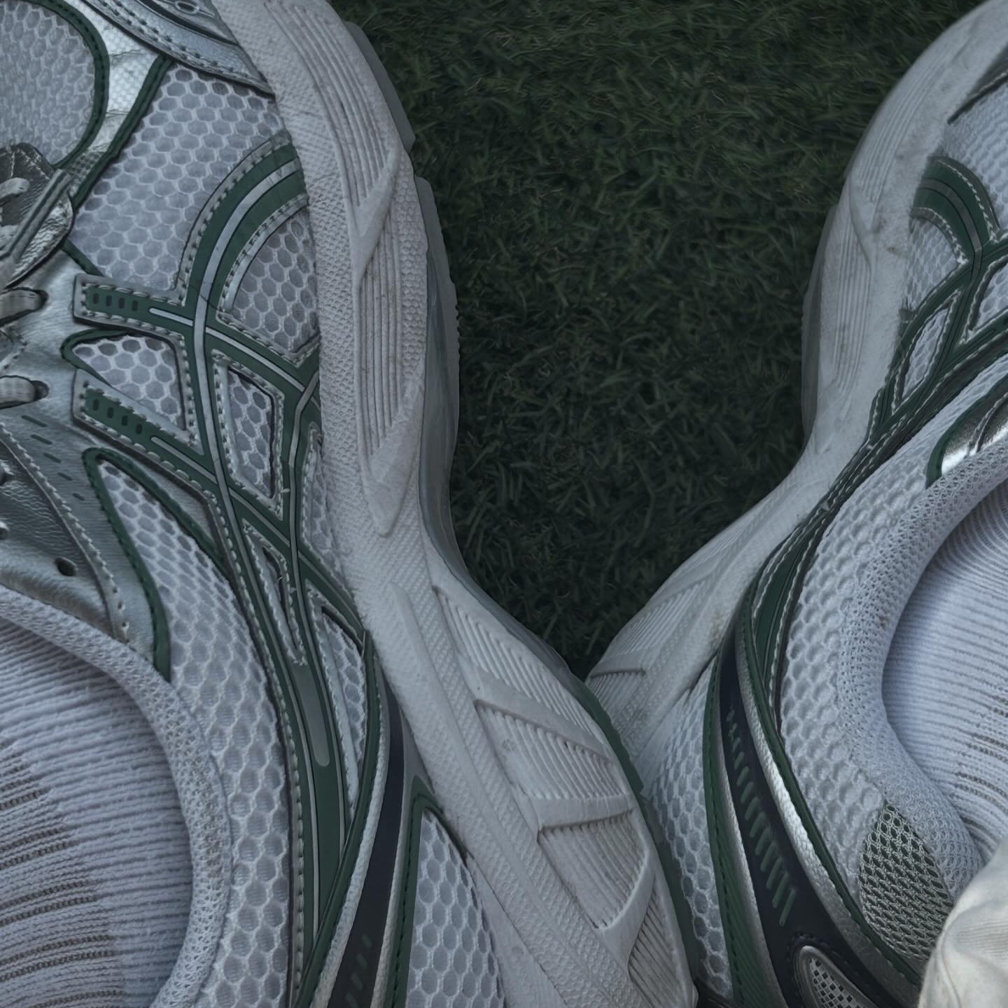Asics GT-2160 White Shamrock Green 착용 스타일