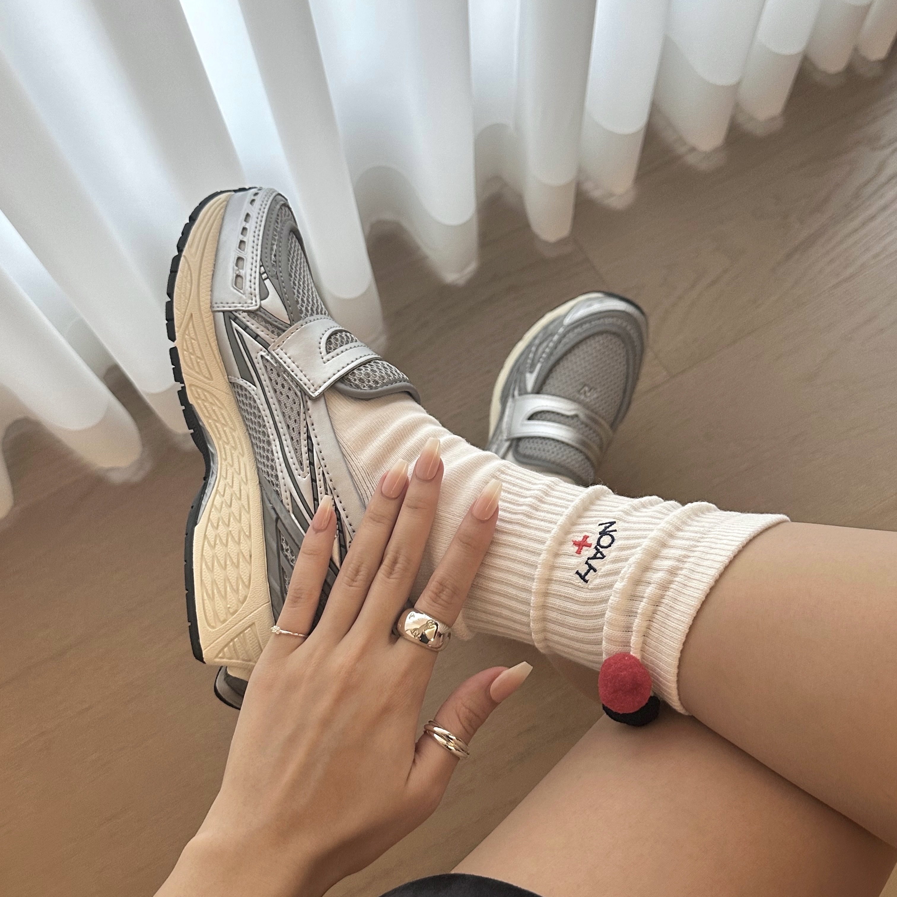 New Balance 1906L Grey Silver 착용 스타일 - 2