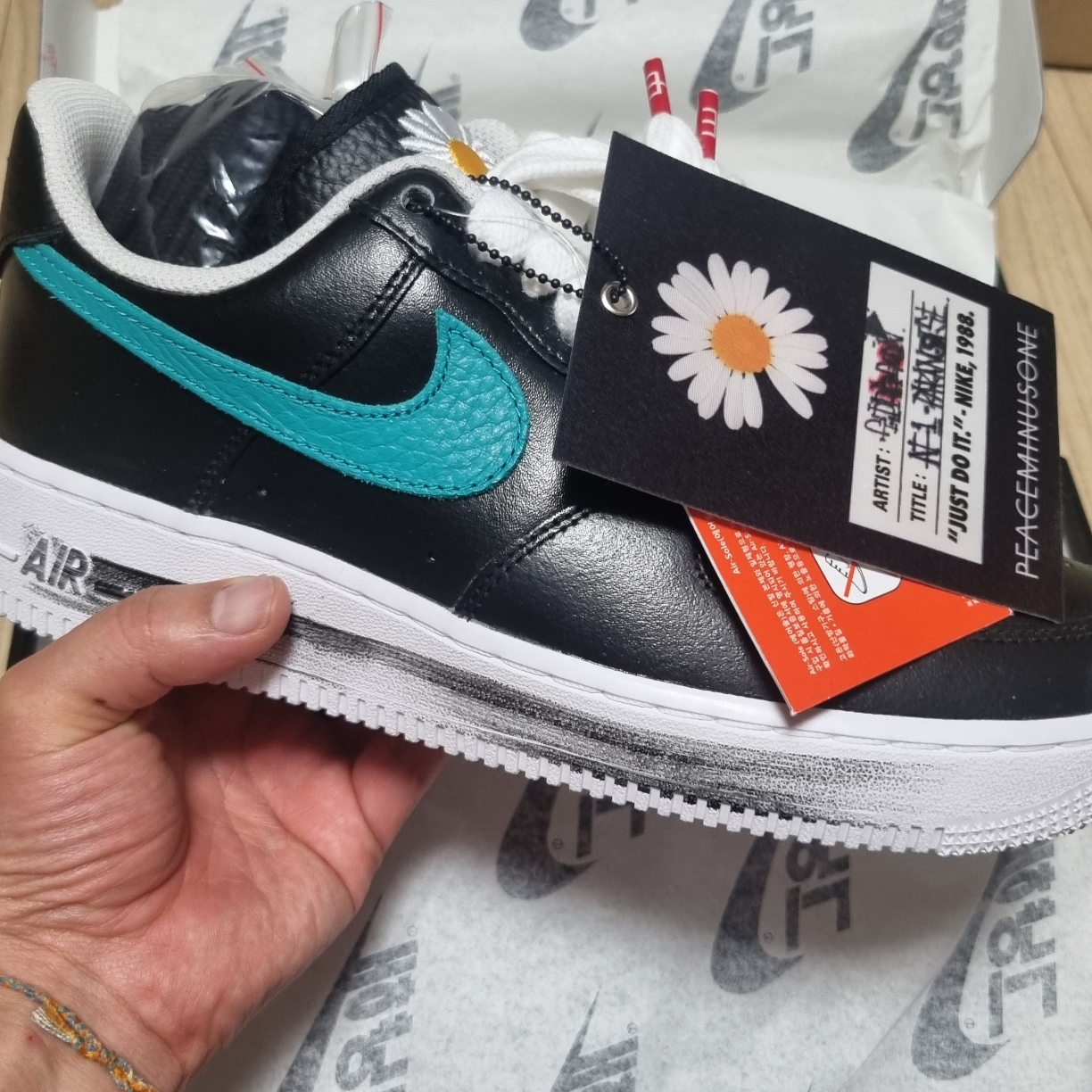 Nike x Peaceminusone Air Force 1 Low Para-Noise 3.0 Black and Multicolor 착용 스타일 - 2