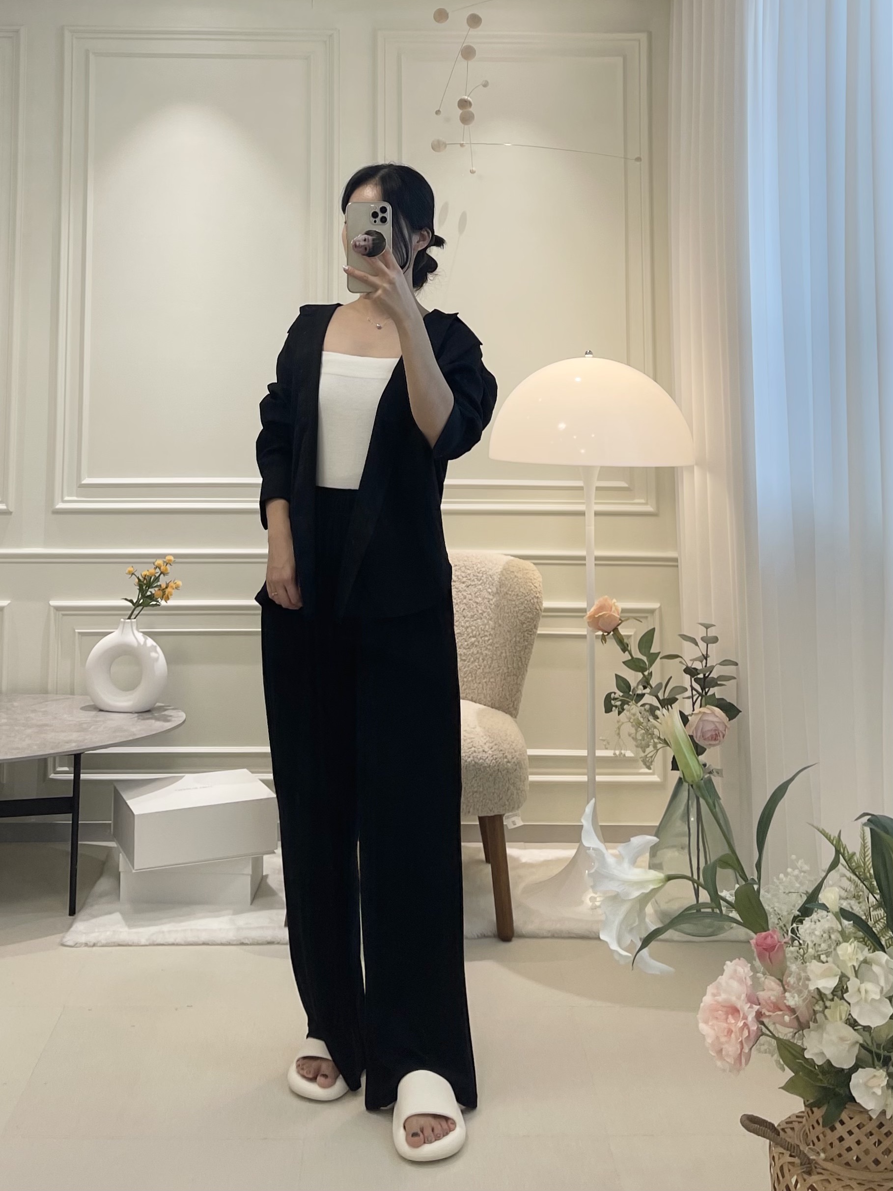 Siyazu SITP5160 Loose Fit Linkel Silky Shirt Black 착용 스타일 - 3