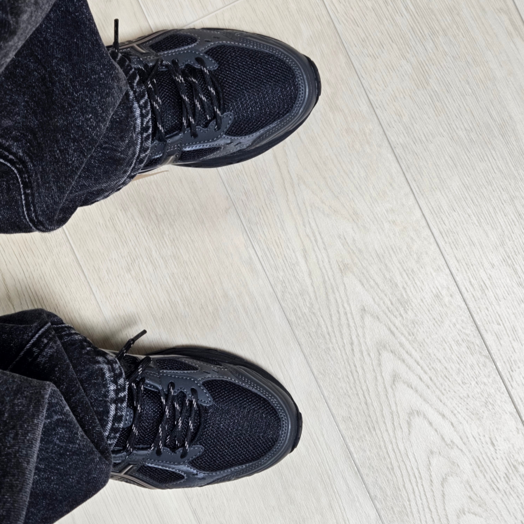 Asics Gel-Nunobiki Black Taupe Grey 착용 스타일
