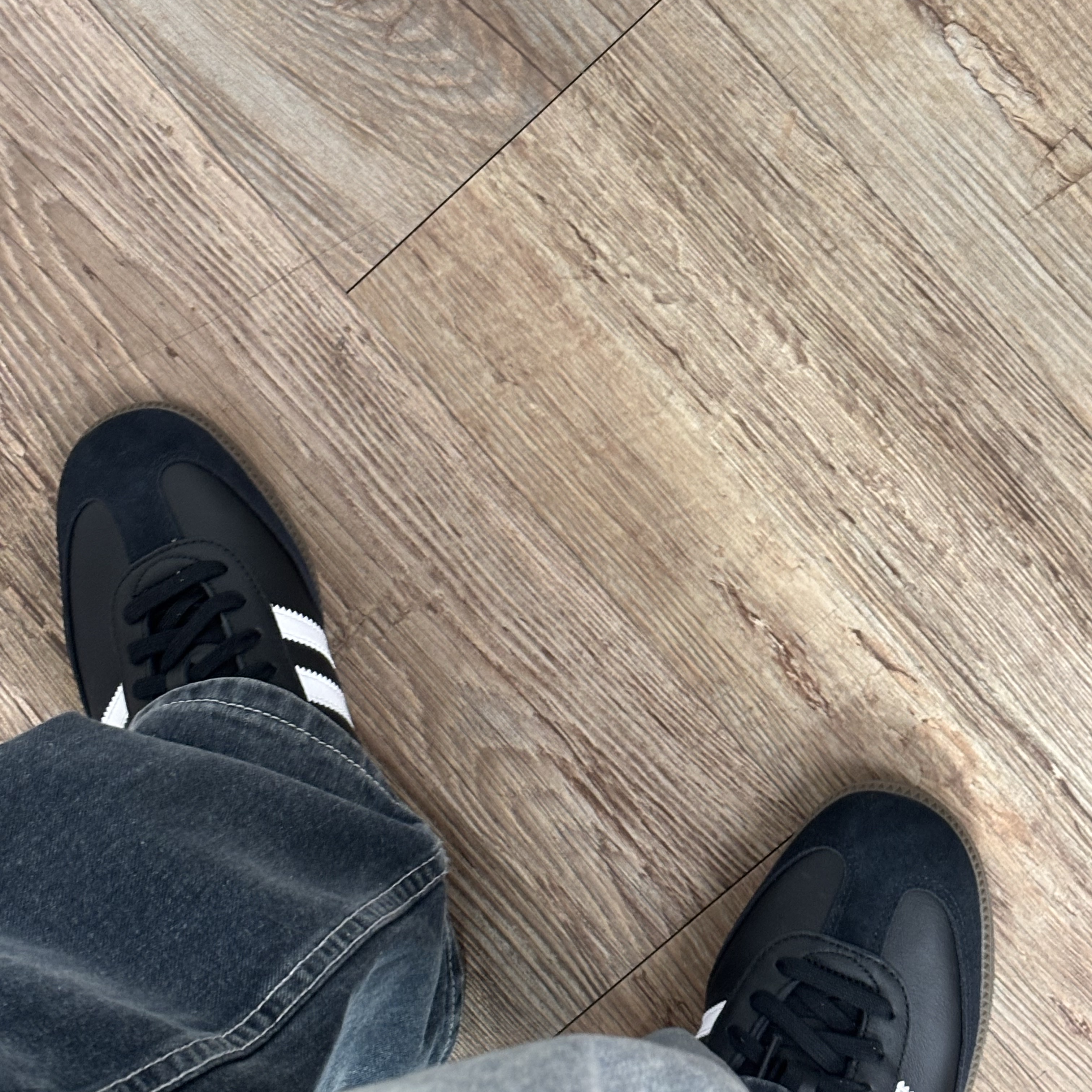 Adidas Samba OG Black White Gum 착용 스타일 - 3
