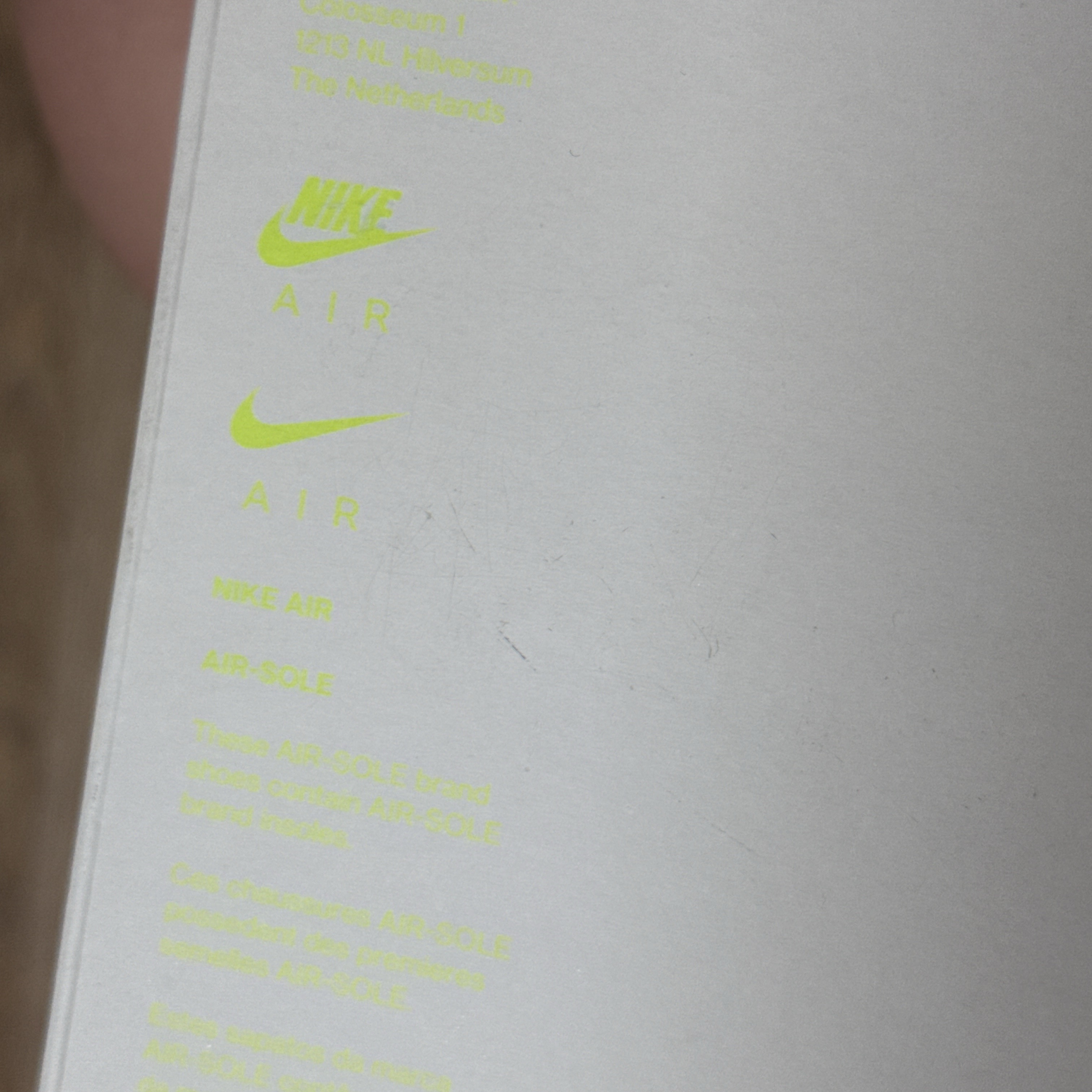 Jordan 1 Retro High OG Volt 착용 스타일 - 1