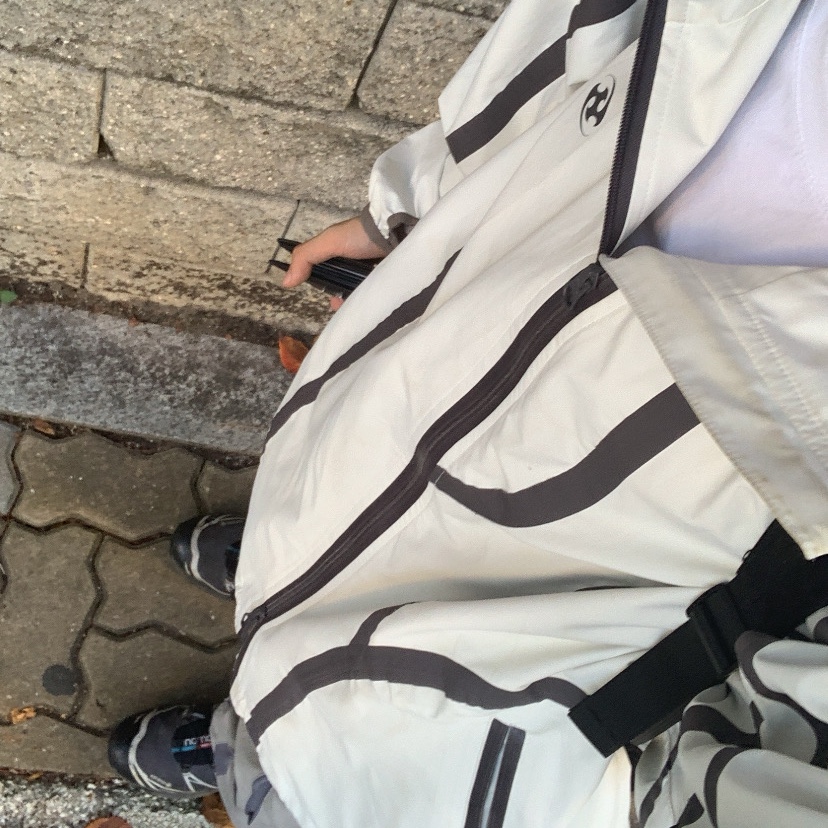 Sansan Gear Windblock Jacket Ivory - 22SS, Salomon XT-6 Gore-Tex Black Ebony 착용 스타일 - 1