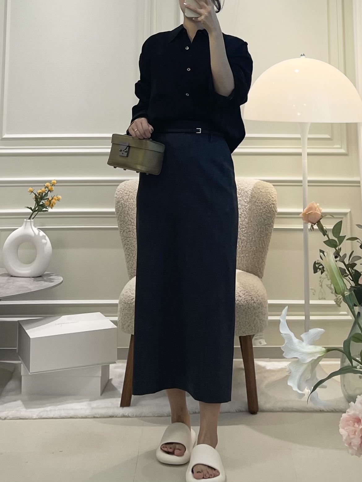 Siyazu SITP5160 Loose Fit Linkel Silky Shirt Black 착용 스타일 - 2