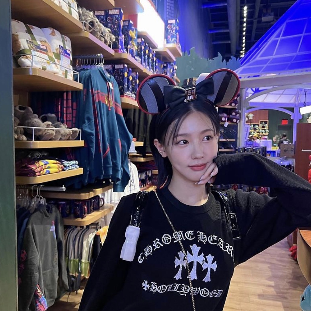 Chrome Hearts Cemetery Hollywood Sweatshirt Black 착용 스타일