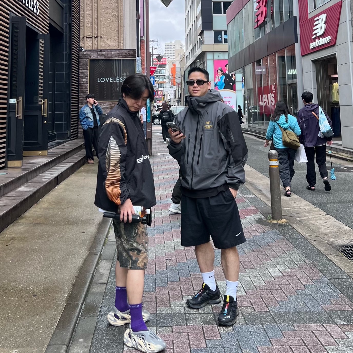 Palace x Arc'teryx Alpha SV Jacket Grey - 20FW, Salomon XT-4 Black Silver Metallic 착용 스타일