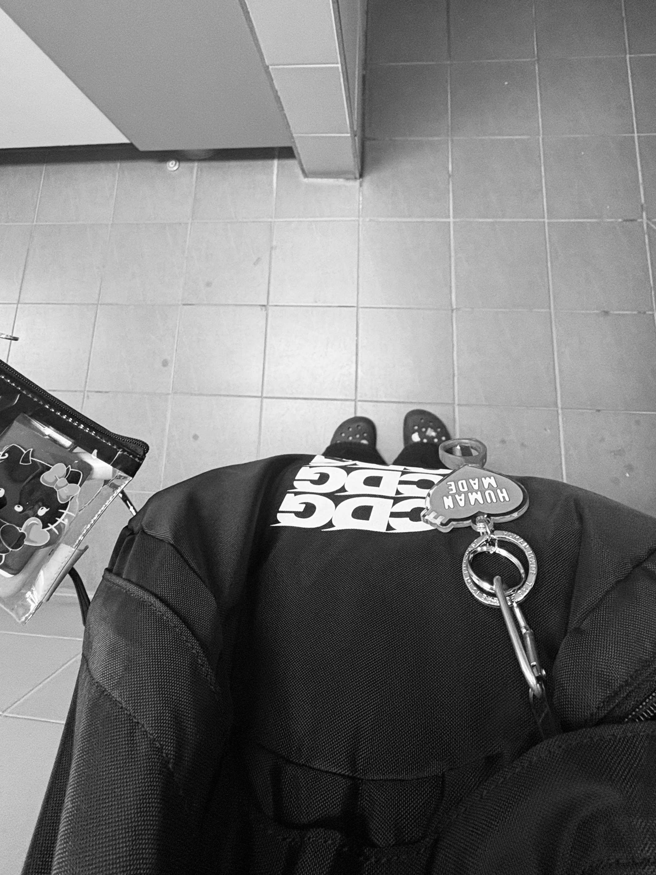 CDG Backpack Black, Crocs Classic Clog Black 착용 스타일