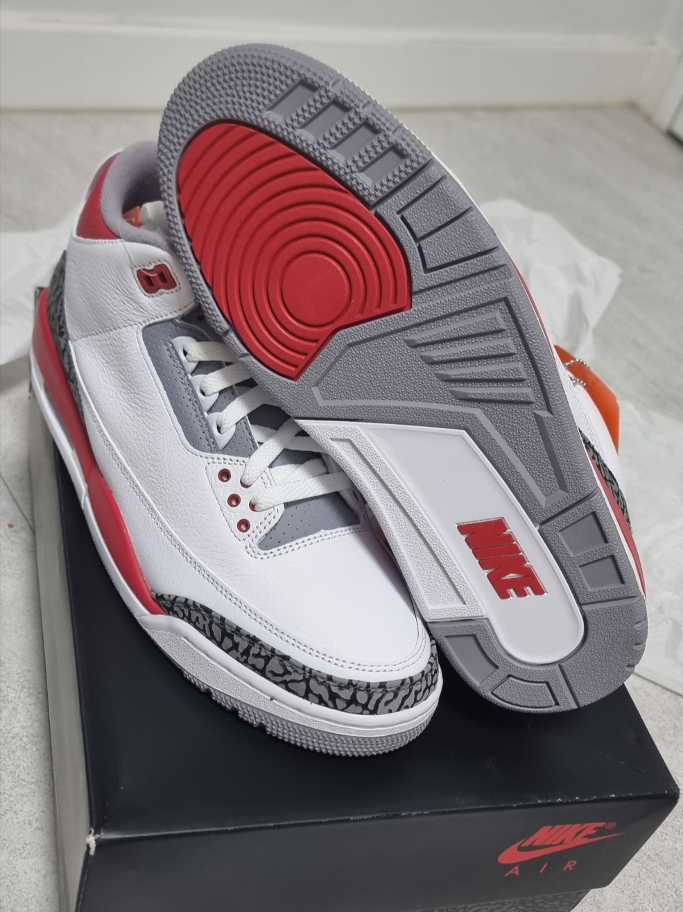 Jordan 3 Retro Fire Red 2022 착용 스타일 - 7