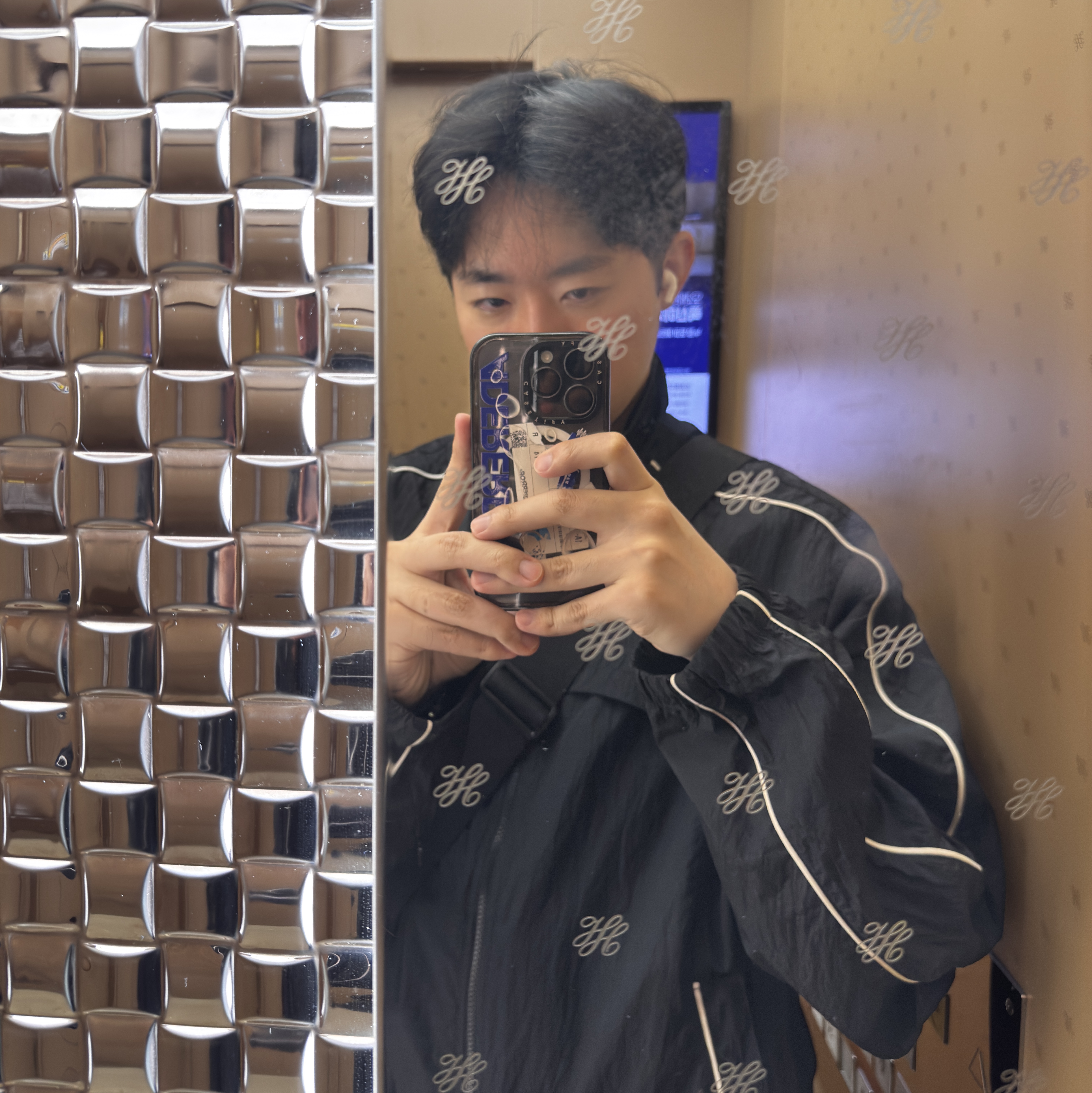 Casetify x Ader Error iPhone Sticker Magsafe Case Clear 착용 스타일