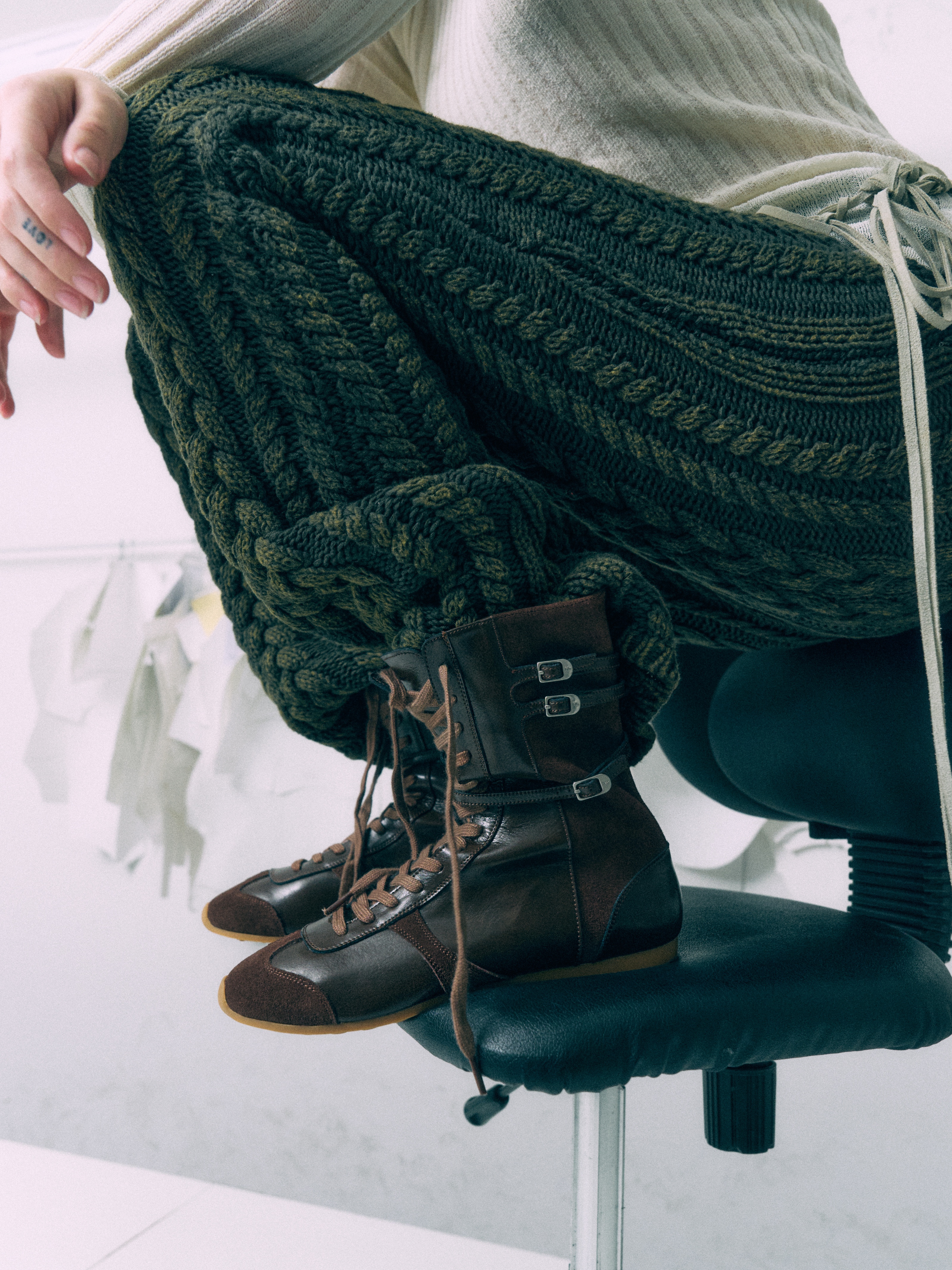 Moodnight Cindy 3 Belted Boxer Lace-Up Brown 착용 스타일 - 1