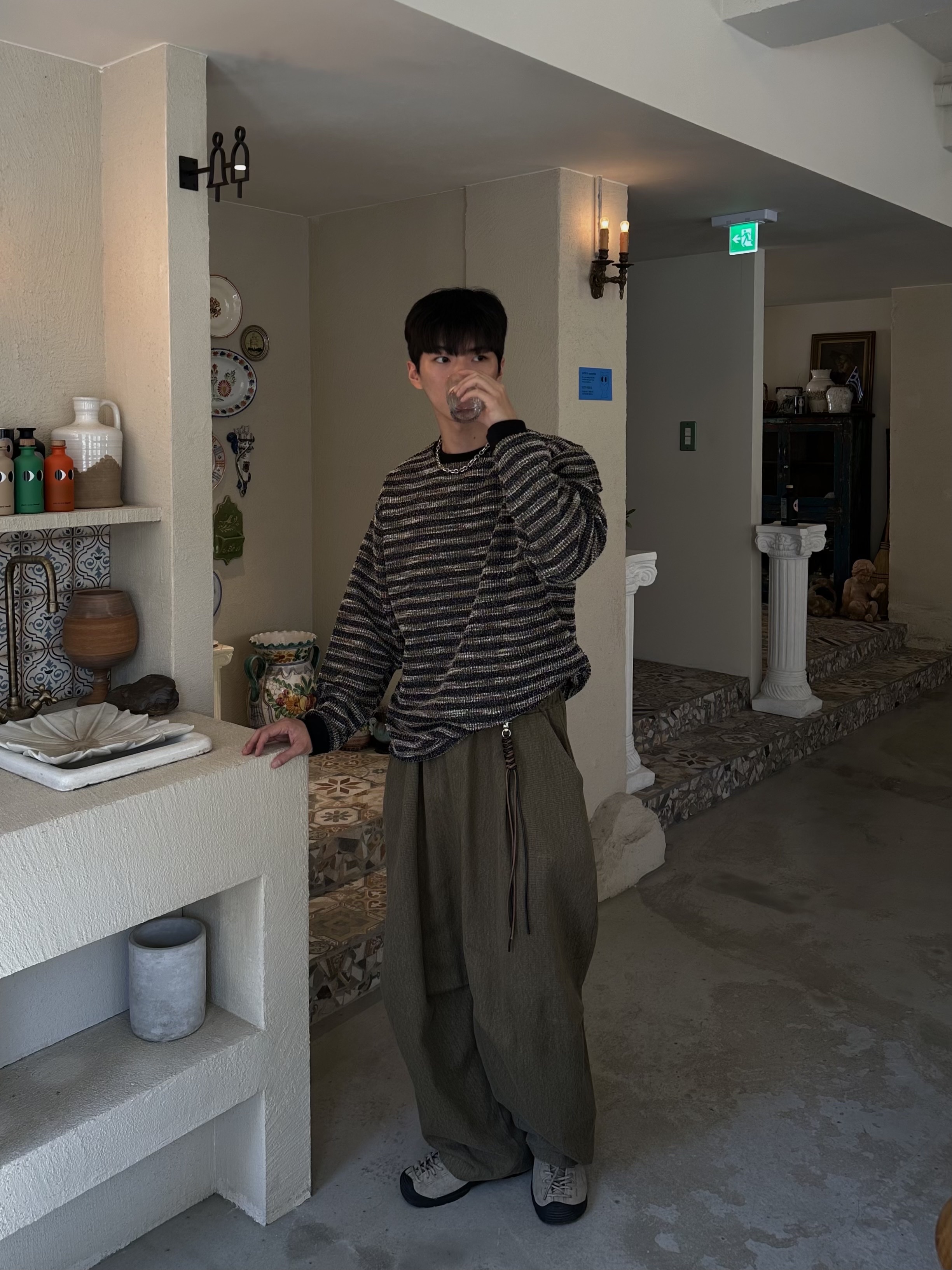 Keen Jasper Suede Sneakers Silver Mink 착용 스타일