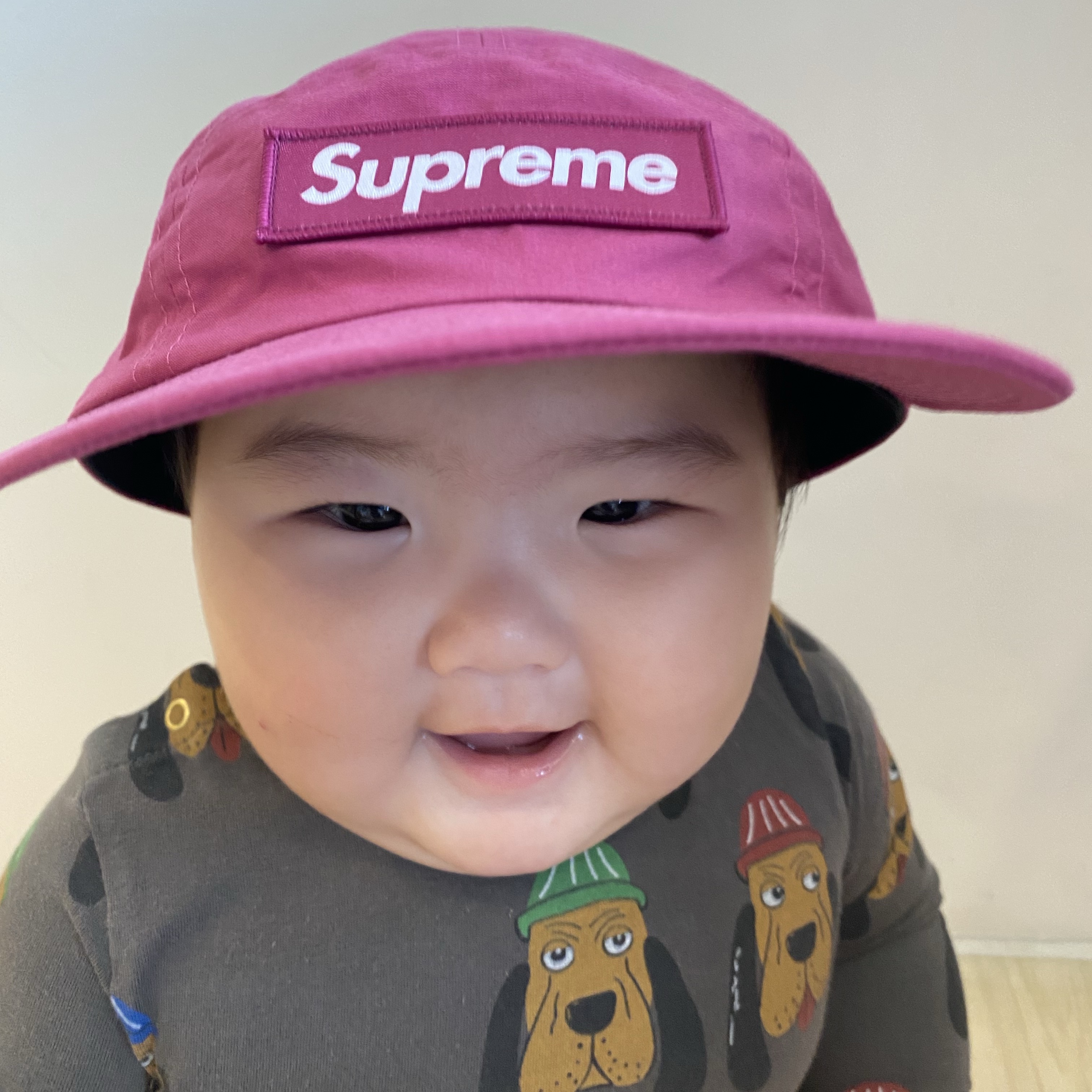 Supreme Waxed Cotton Camp Cap Magenta - 23FW 착용 스타일
