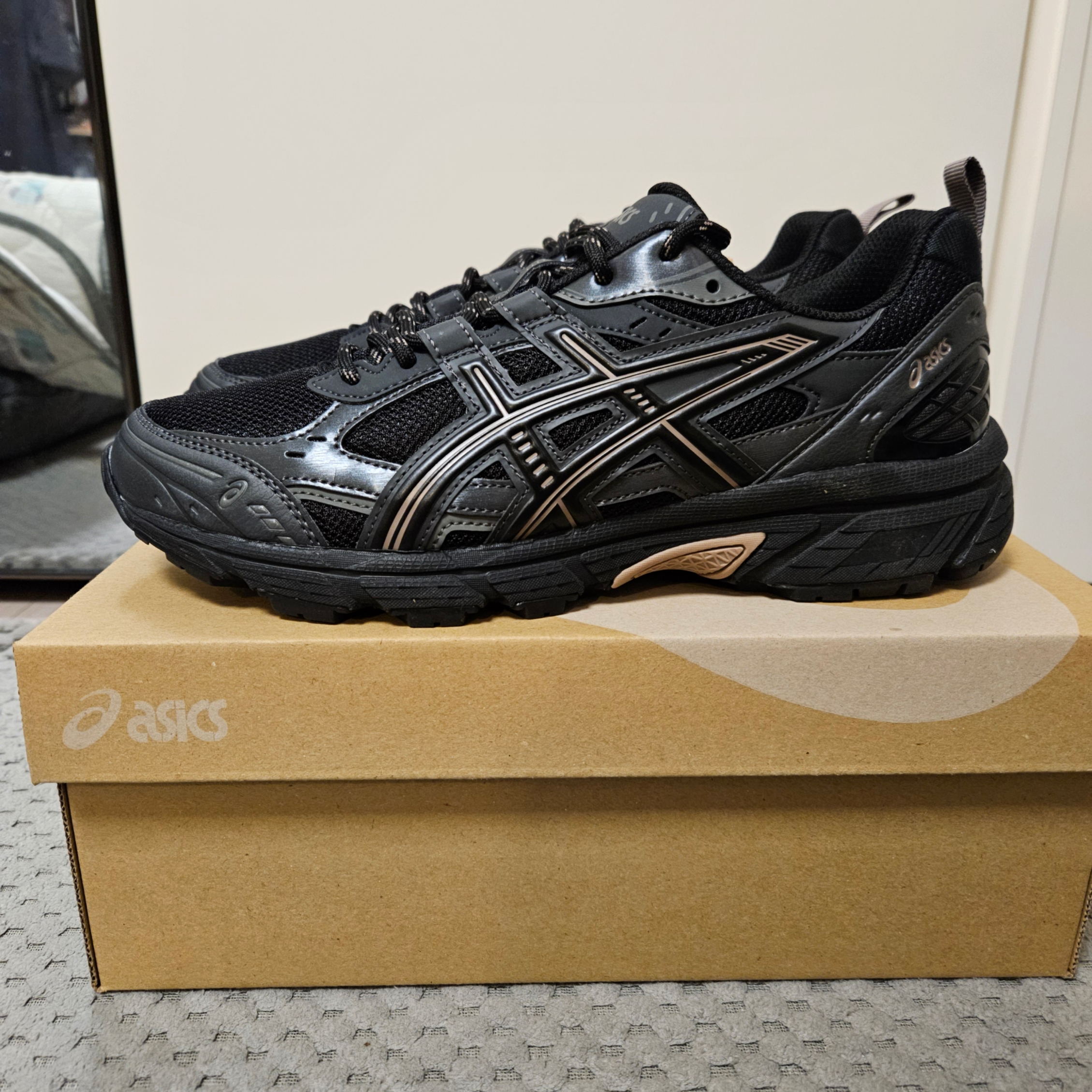 Asics Gel-Nunobiki Black Taupe Grey 착용 스타일 - 2