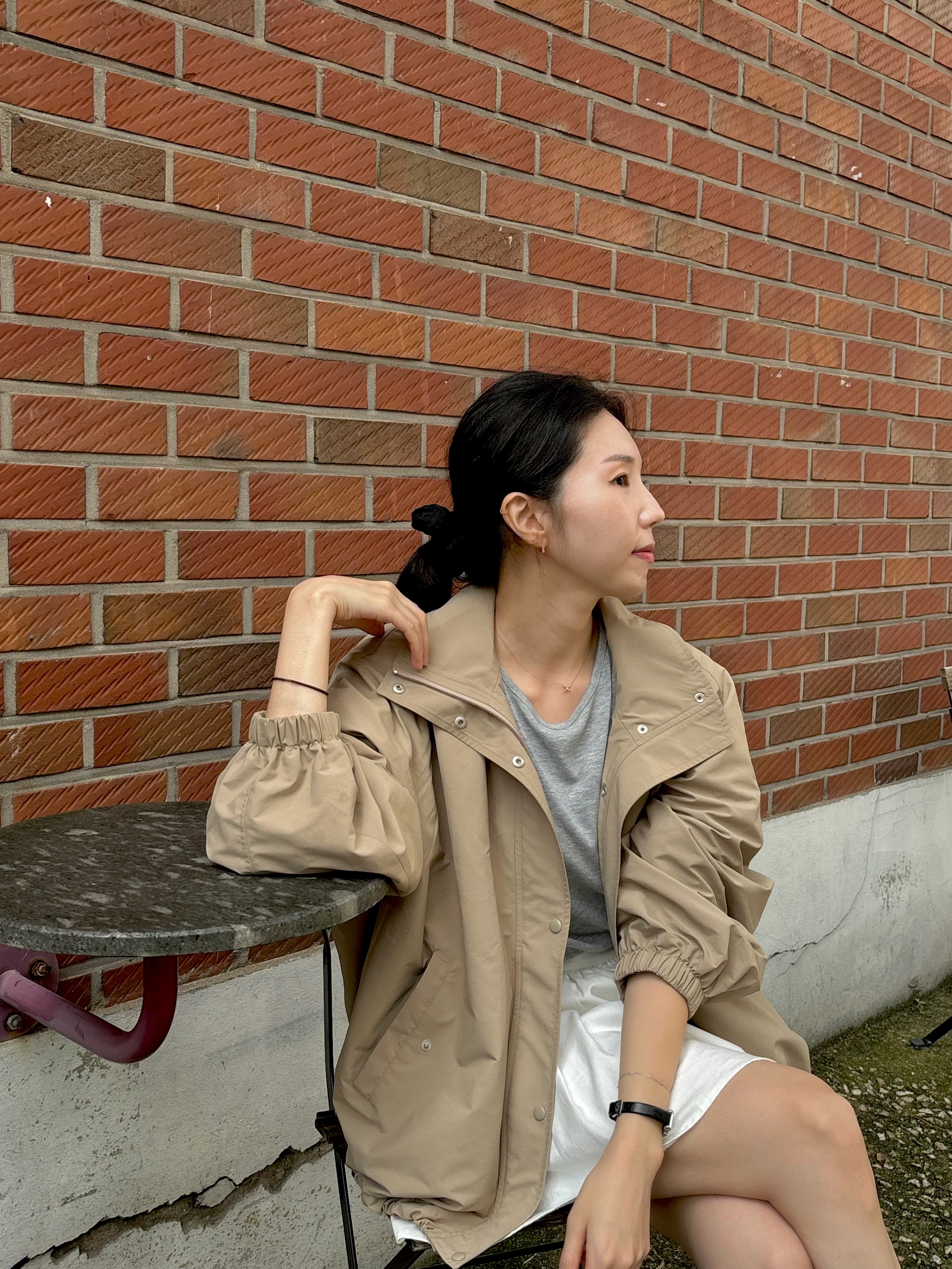 Siyazu SIOT4110 High Neck Windbreaker Beige 착용 스타일 - 2