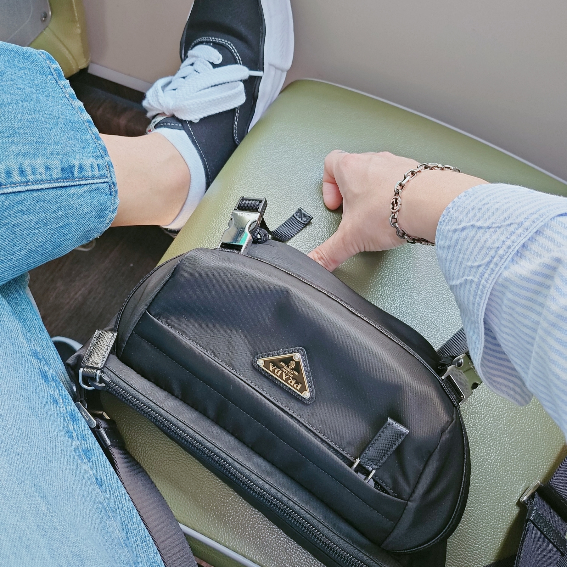 Maison Mihara Yasuhiro Baker OG Sole Canvas Low Cut Sneakers Black, Prada Re-Nylon Saffiano Leather Shoulder Bag Black 착용 스타일