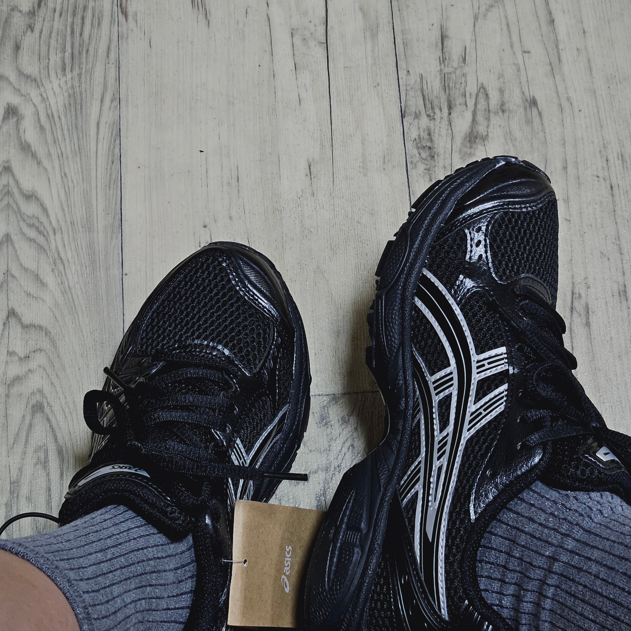 Asics Gel-Kayano 14 Black Pure Silver 착용 스타일 - 2