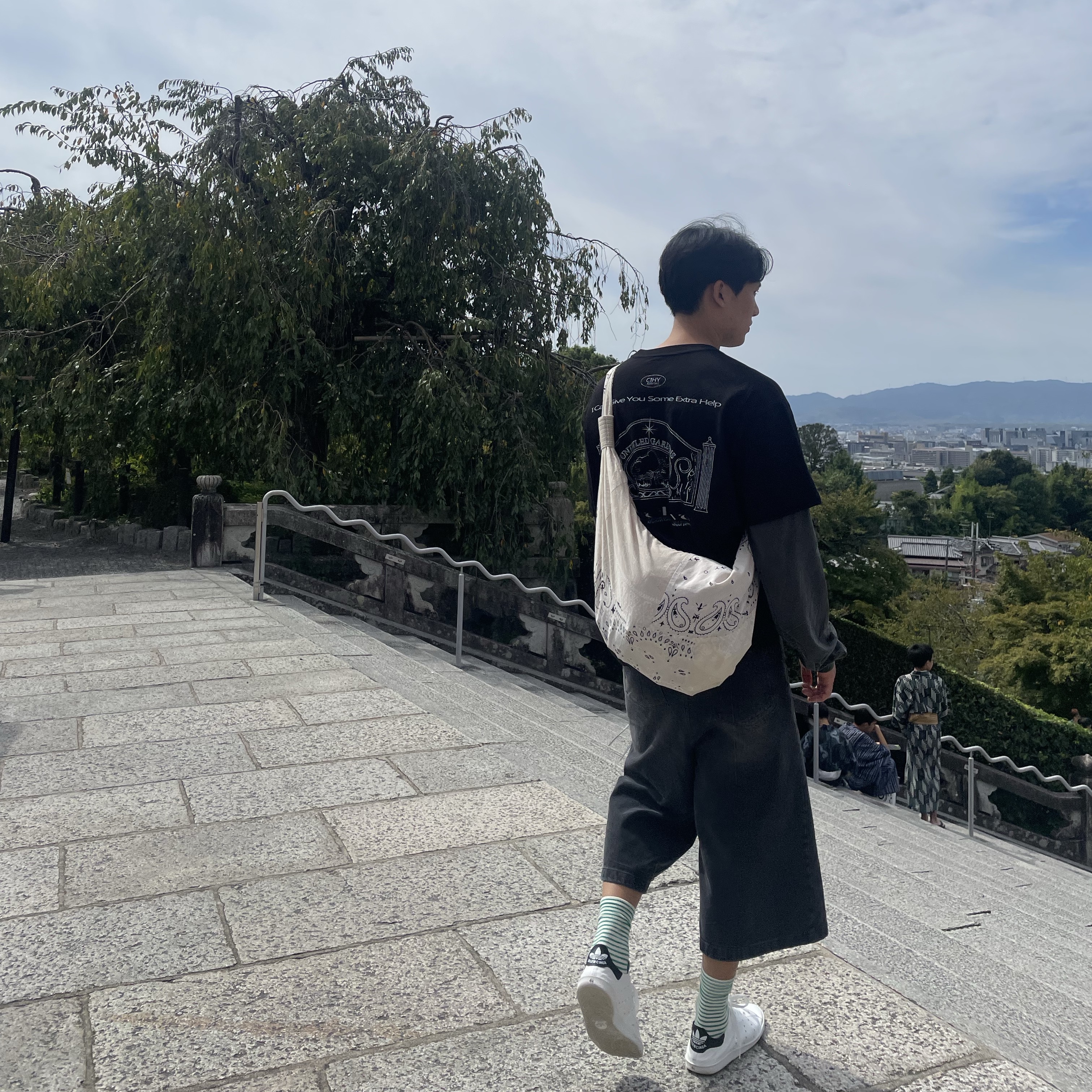 Kapital Gauze Bandana Beach Snuffkin Bag White 착용 스타일