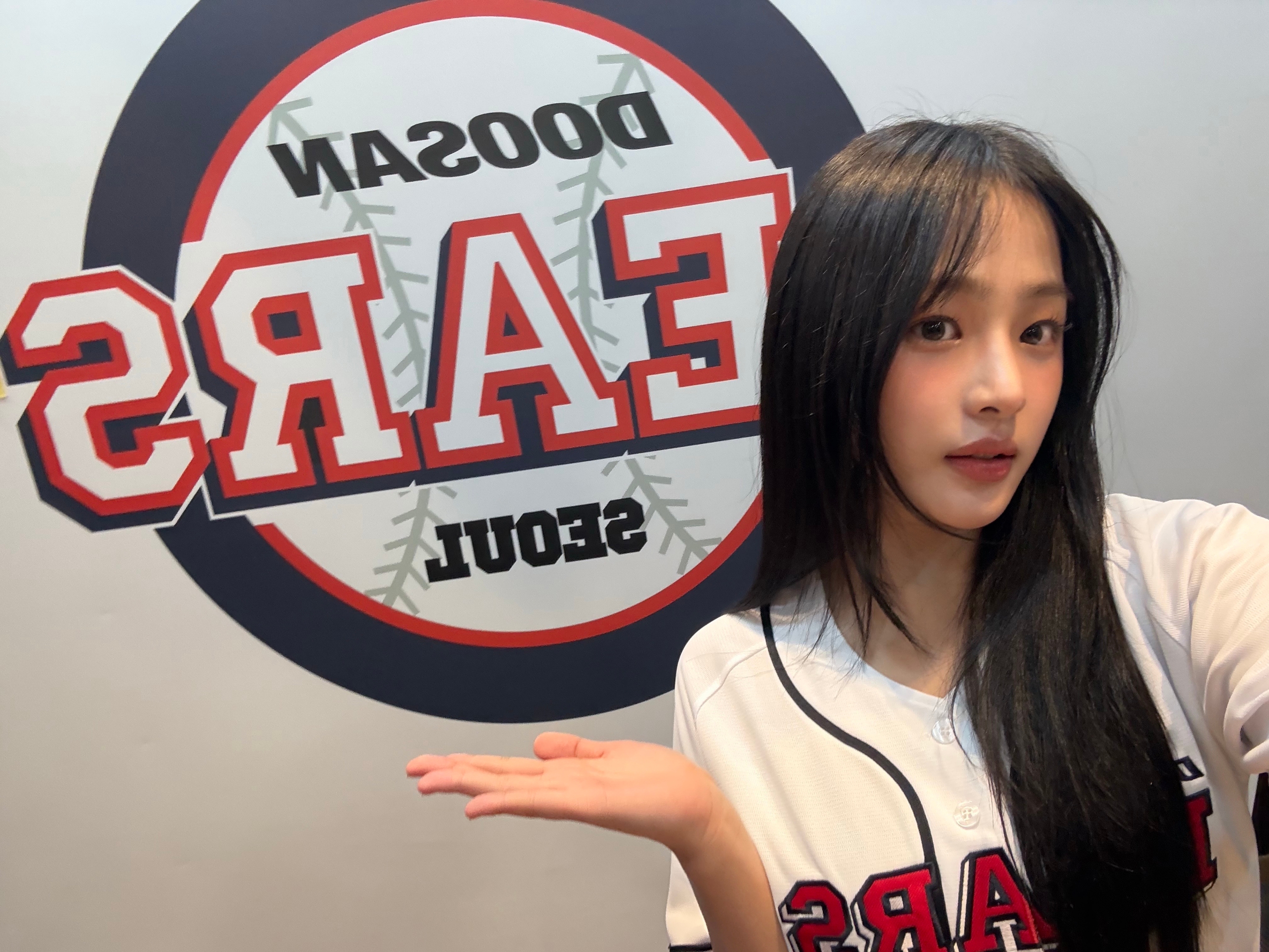 Doosan Bears x Fila Authentic Home Uniform White (Non Marking Ver.) 착용 스타일 - 6