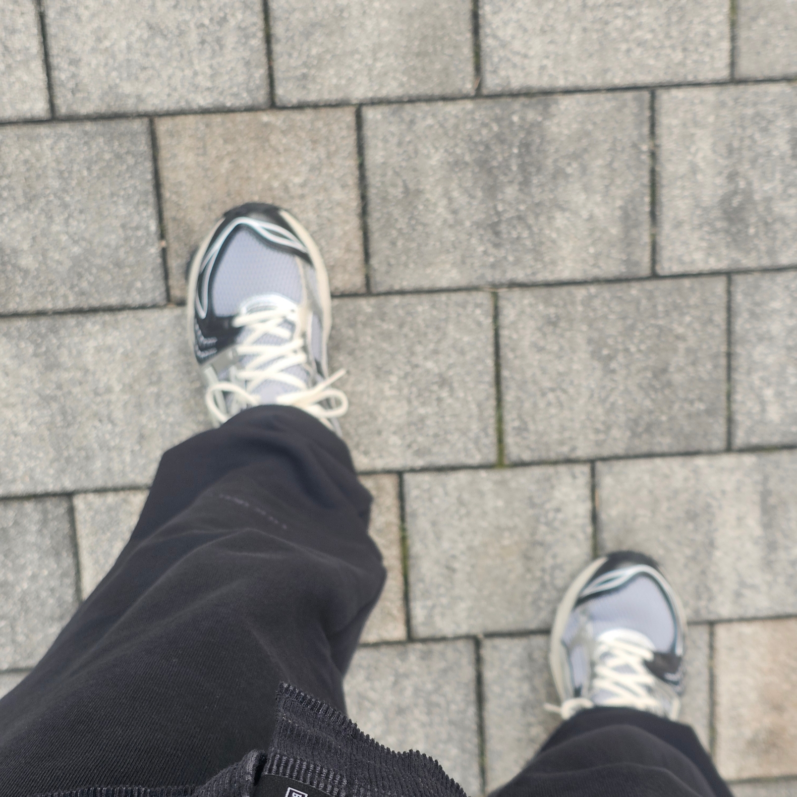 Asics Gel-Kayano 14 Black Glacier Grey 착용 스타일 - 1