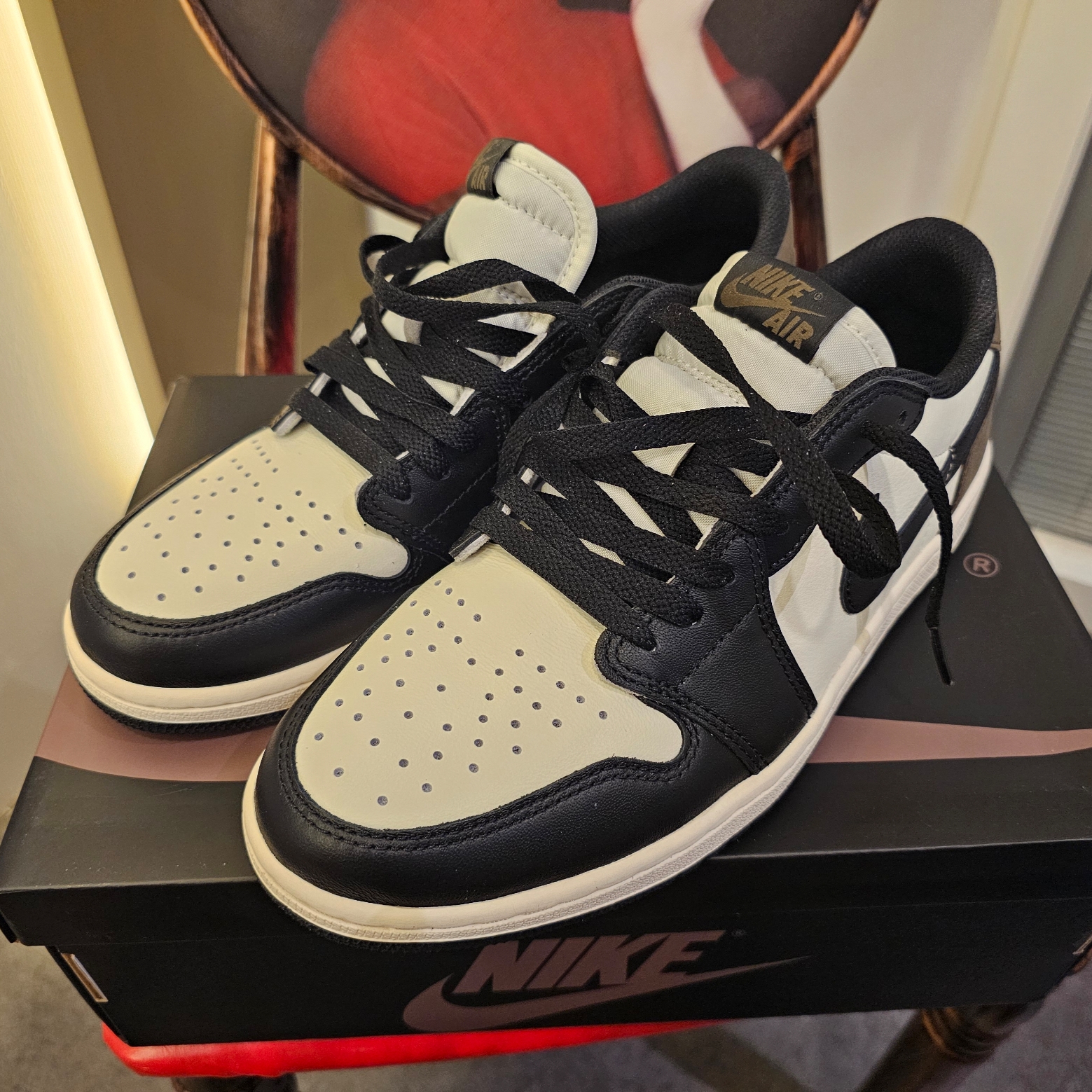 Jordan 1 Retro Low OG Mocha 착용 스타일