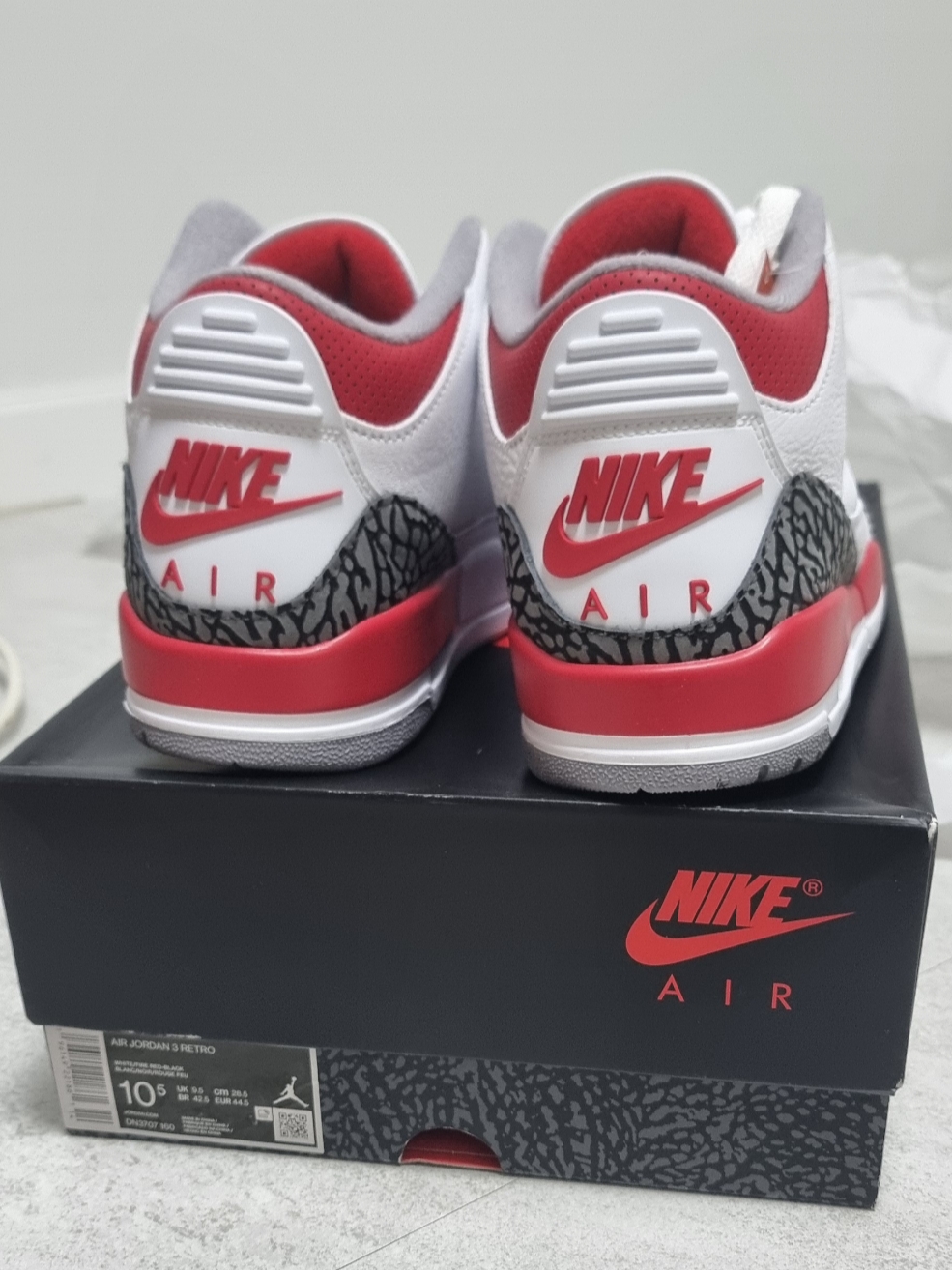 Jordan 3 Retro Fire Red 2022 착용 스타일 - 4