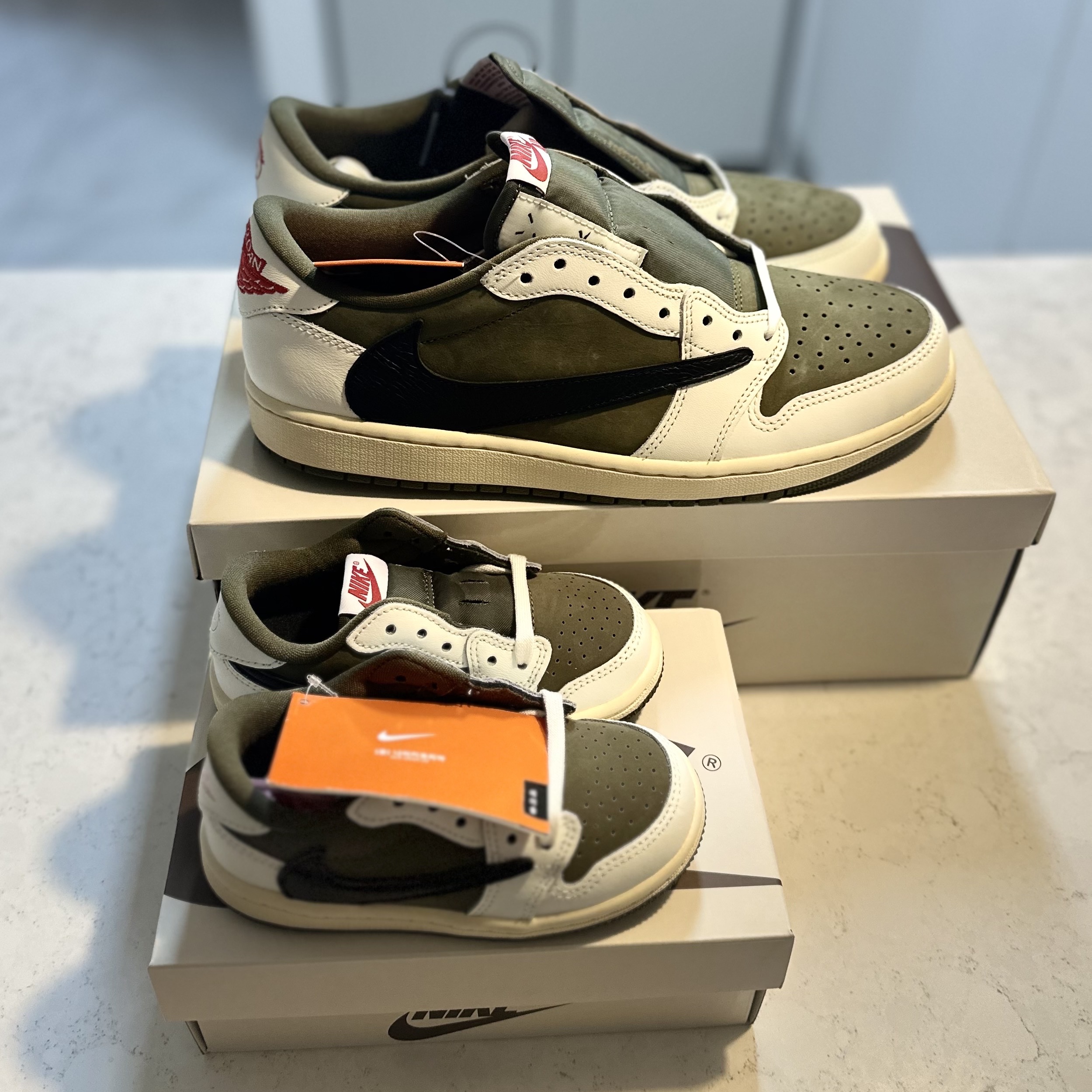 Jordan 1 x Travis Scott Retro Low OG SP Reverse Olive 착용 스타일 - 6