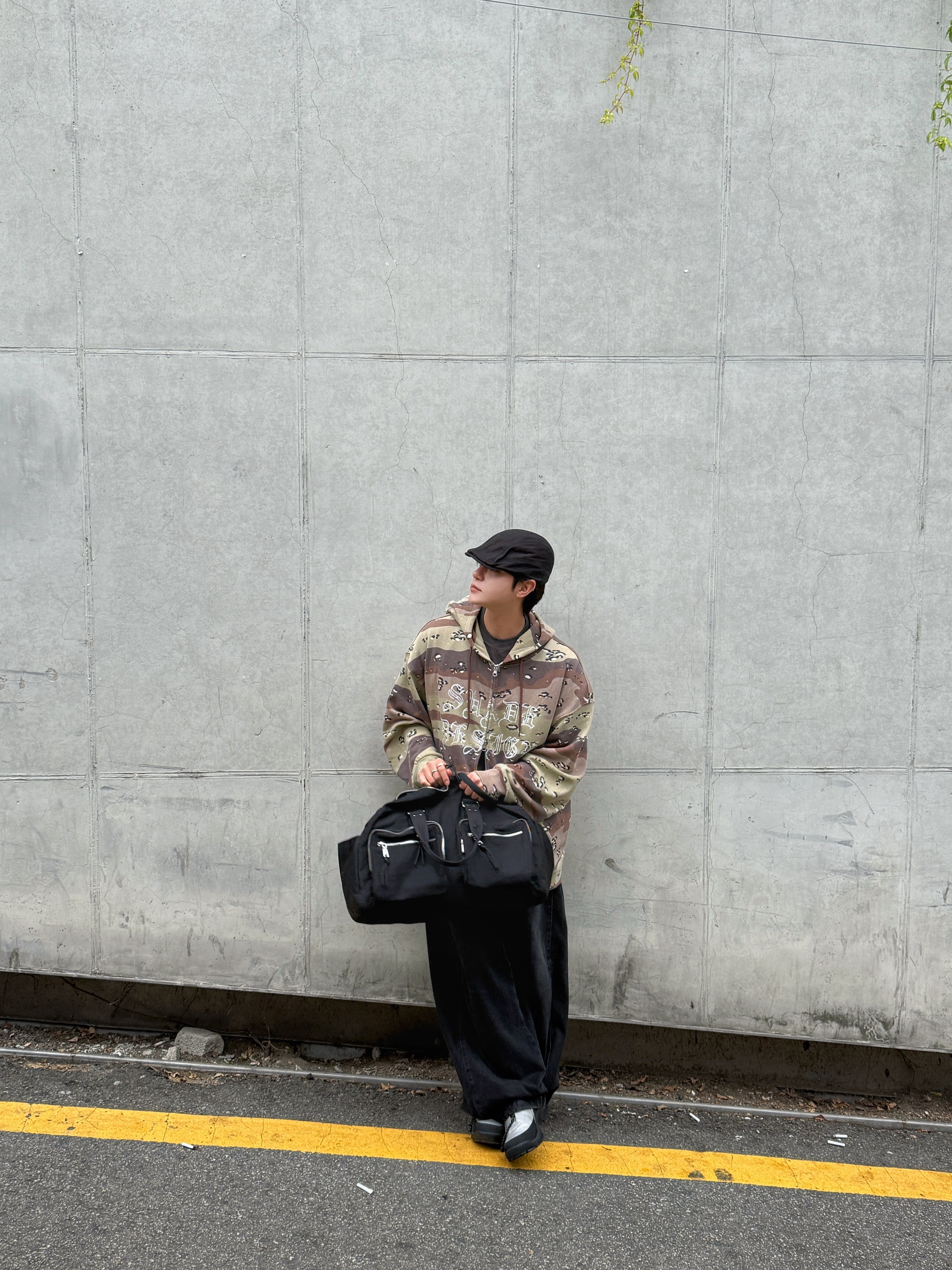 [KREAM 단독] Suade Camo Hood Zip Up Camo 착용 스타일 - 3