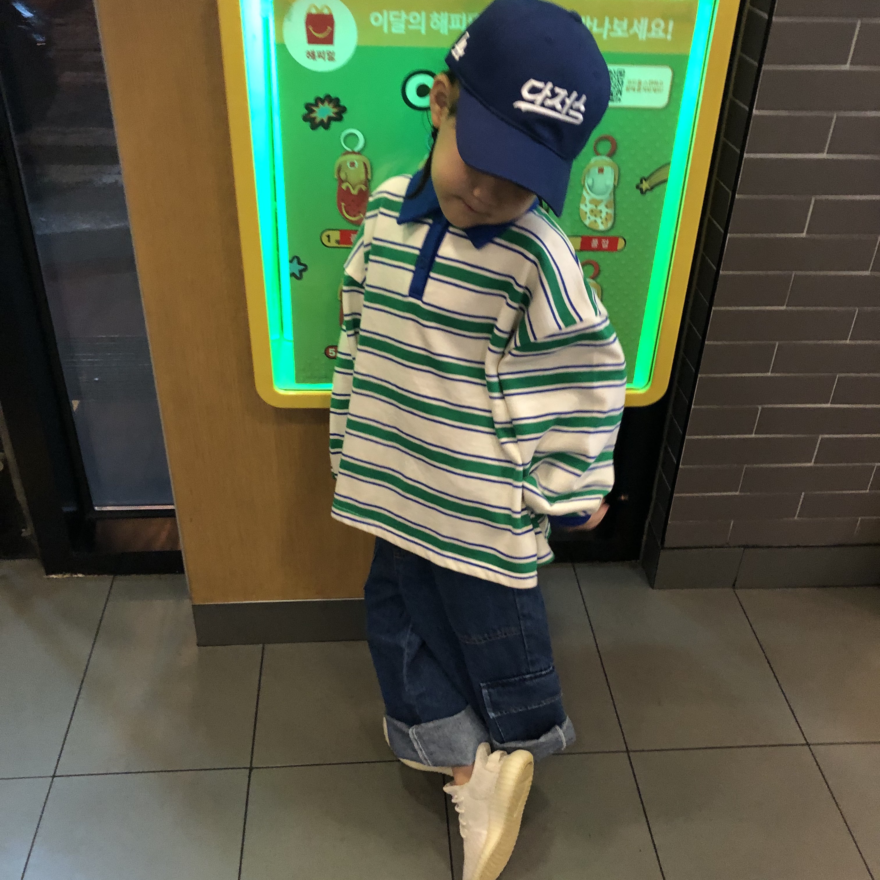 (Kids) Adidas Yeezy Boost 350 V2 Bone 착용 스타일 - 1