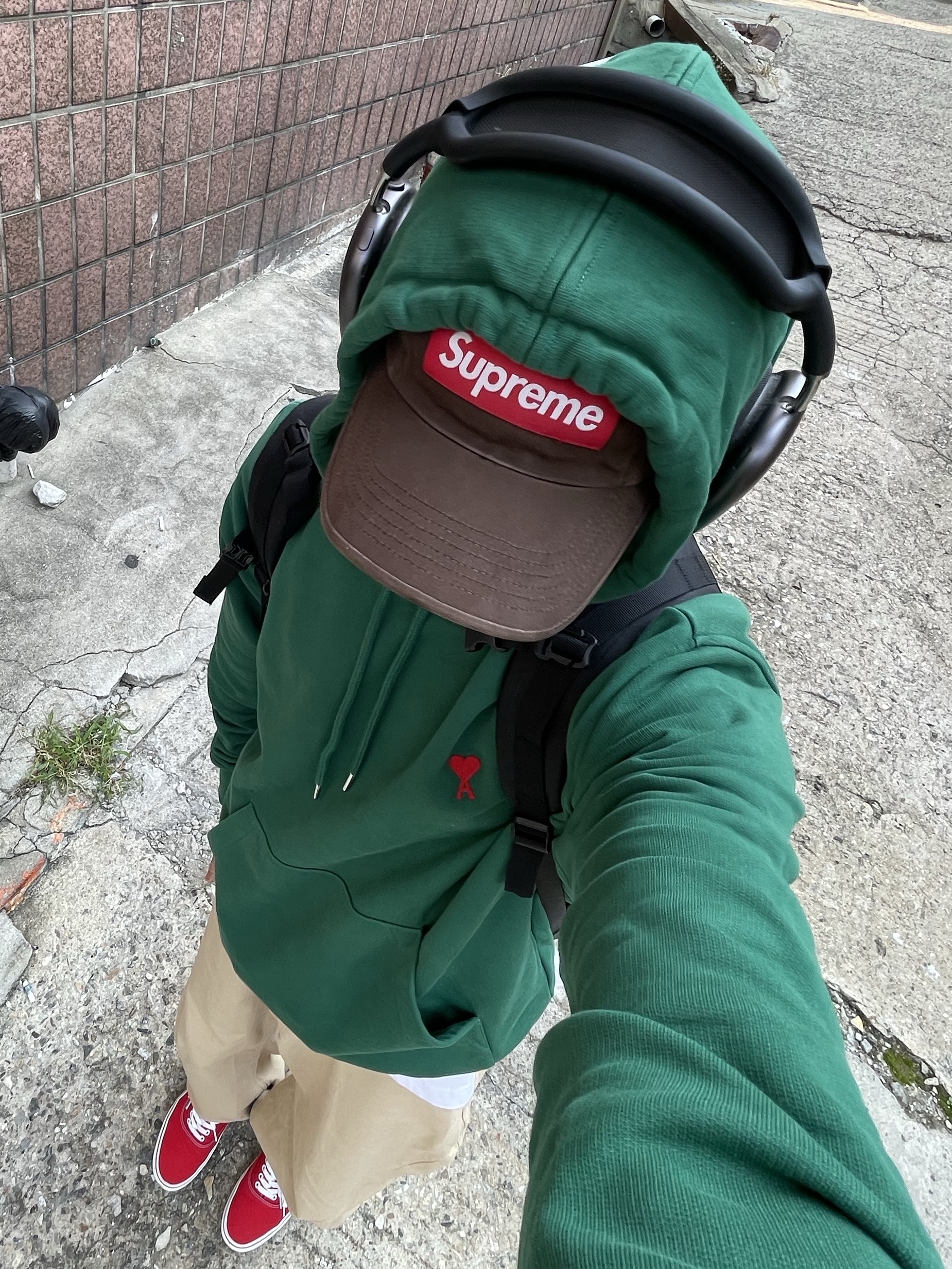 Vans Authentic Red, Supreme Backpack Black - 23FW 착용 스타일 - 3