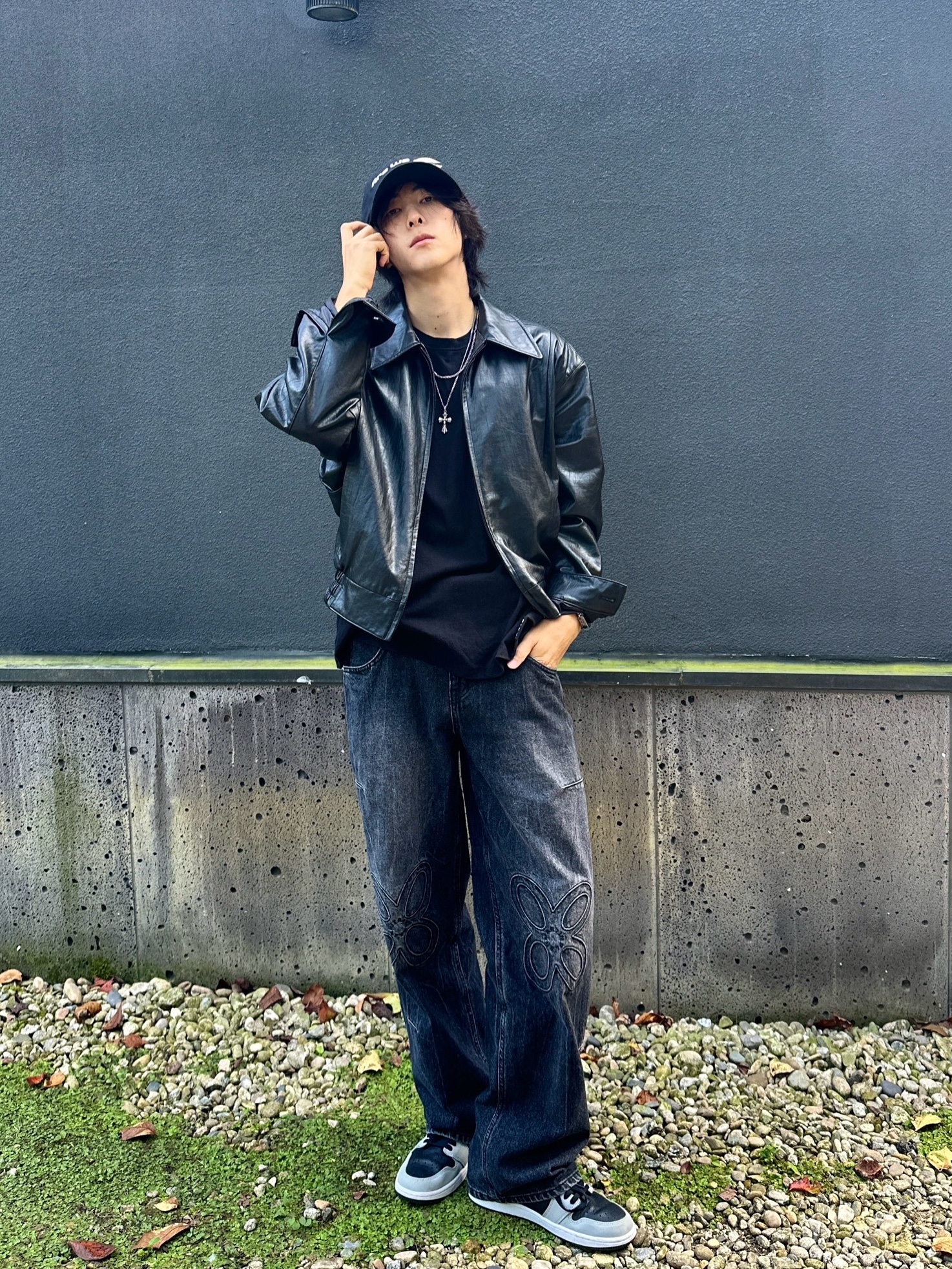 DVAN Wing Emb Ball Cap Black 착용 스타일 - 7