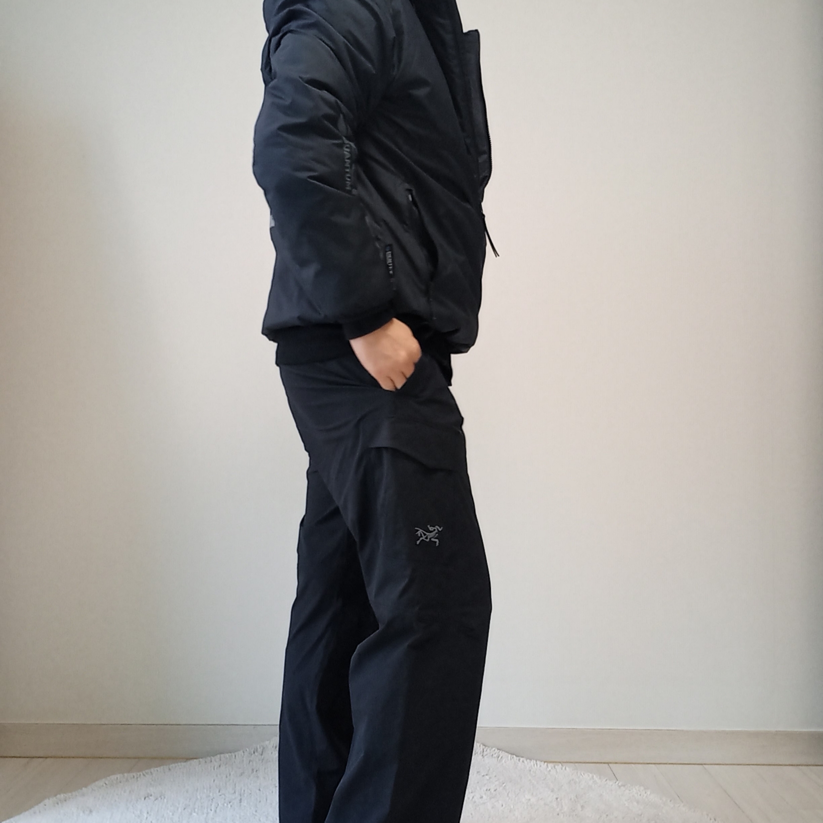 Arc'teryx Rampart Pants Black, Stussy Basic Stussy LS T-Shirt Black 착용 스타일 - 4