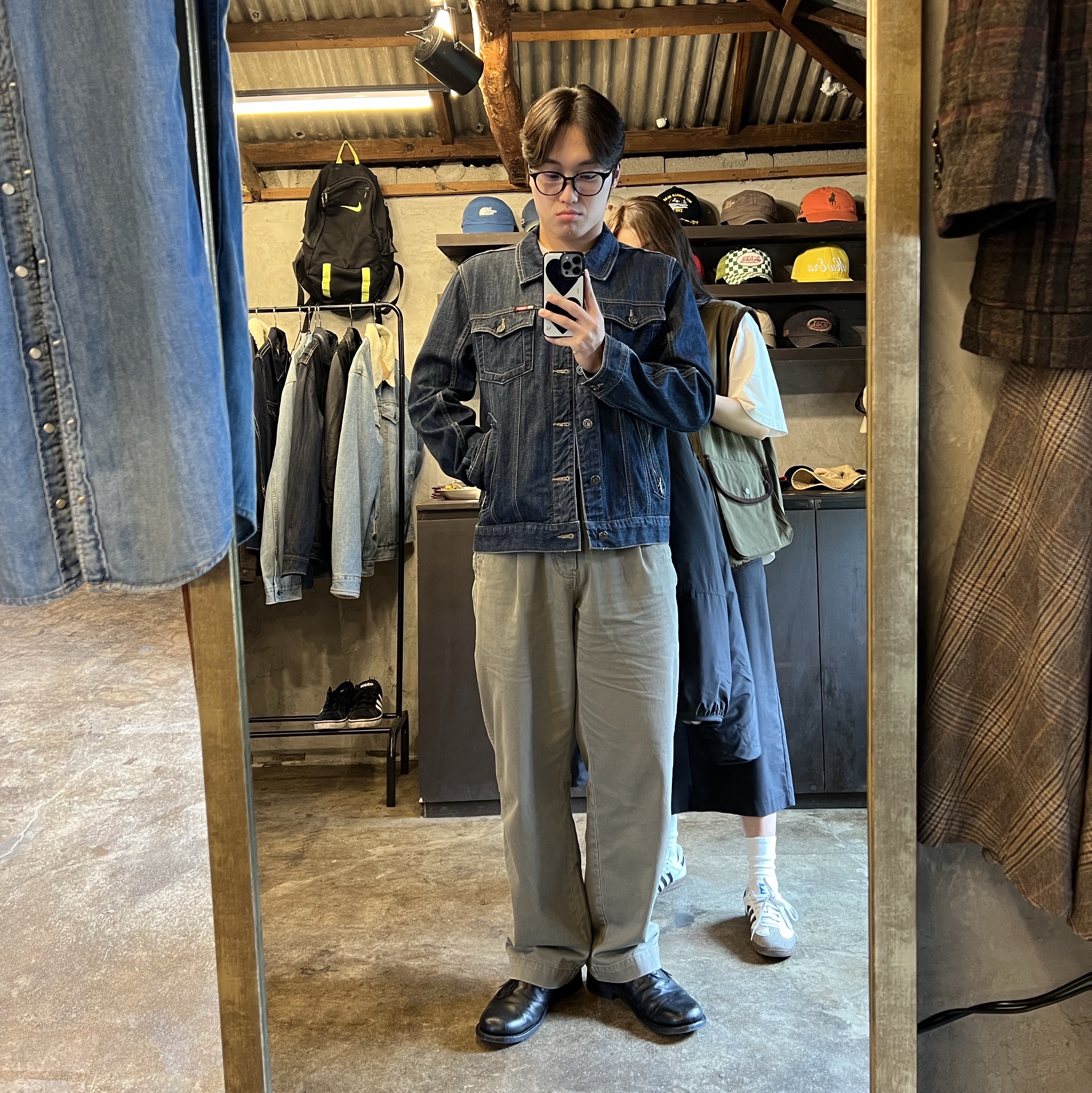 Kinchi Grainy - 547 (a) Vibram Black 착용 스타일 - 1
