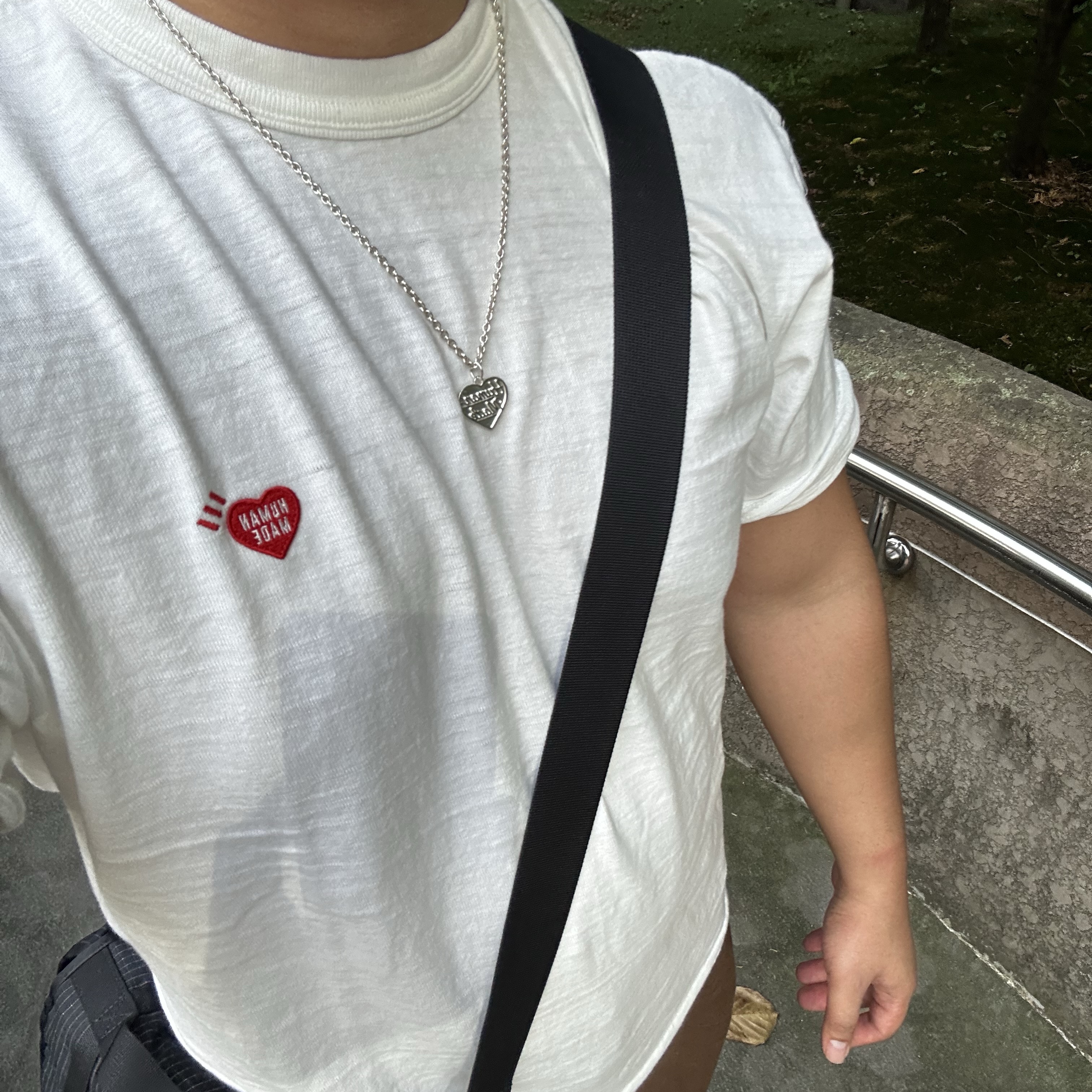 Human Made Heart Silver Necklace Silver, Human Made Heart Badge T-Shirt White 착용 스타일