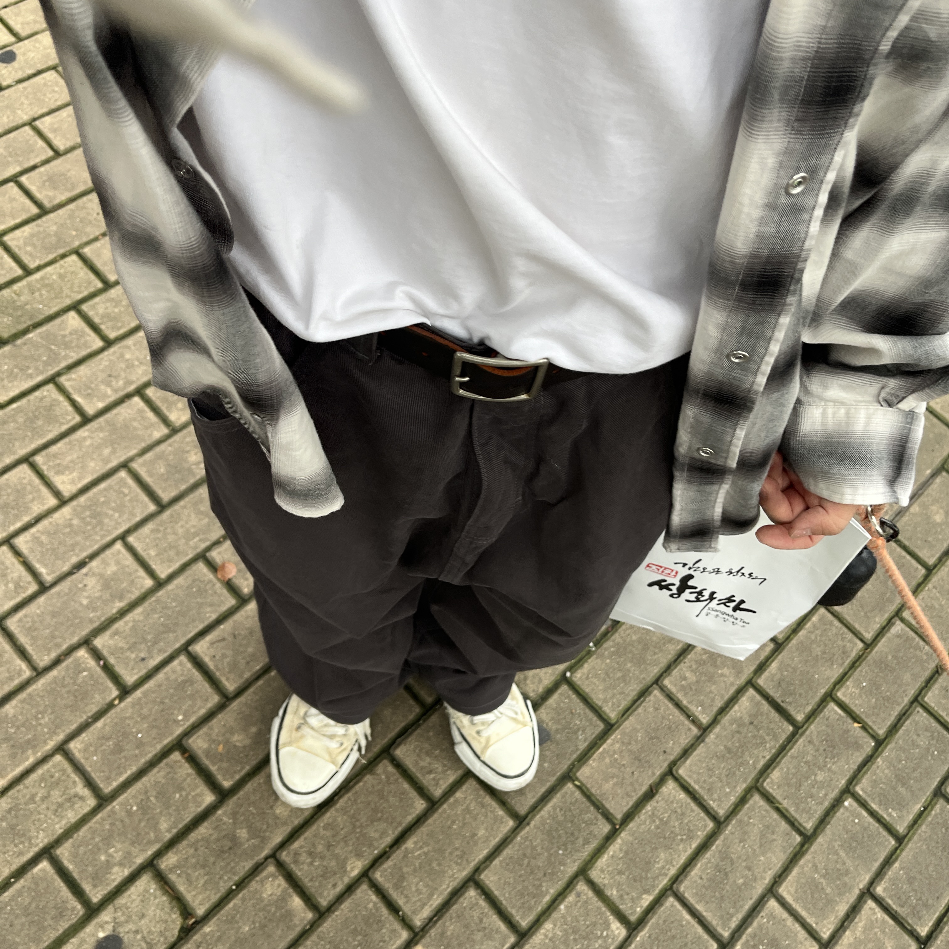 Maison Mihara Yasuhiro Peterson OG Sole Canvas Low Sneakers White 착용 스타일 - 2