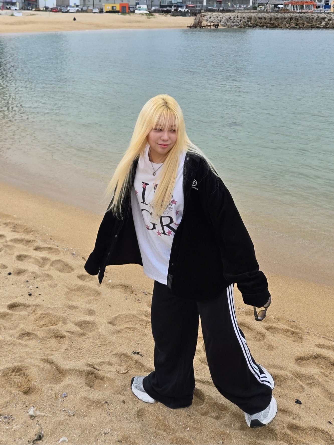 (W) Balenciaga 10XL Sneakers White Grey Silver Black 착용 스타일 - 2