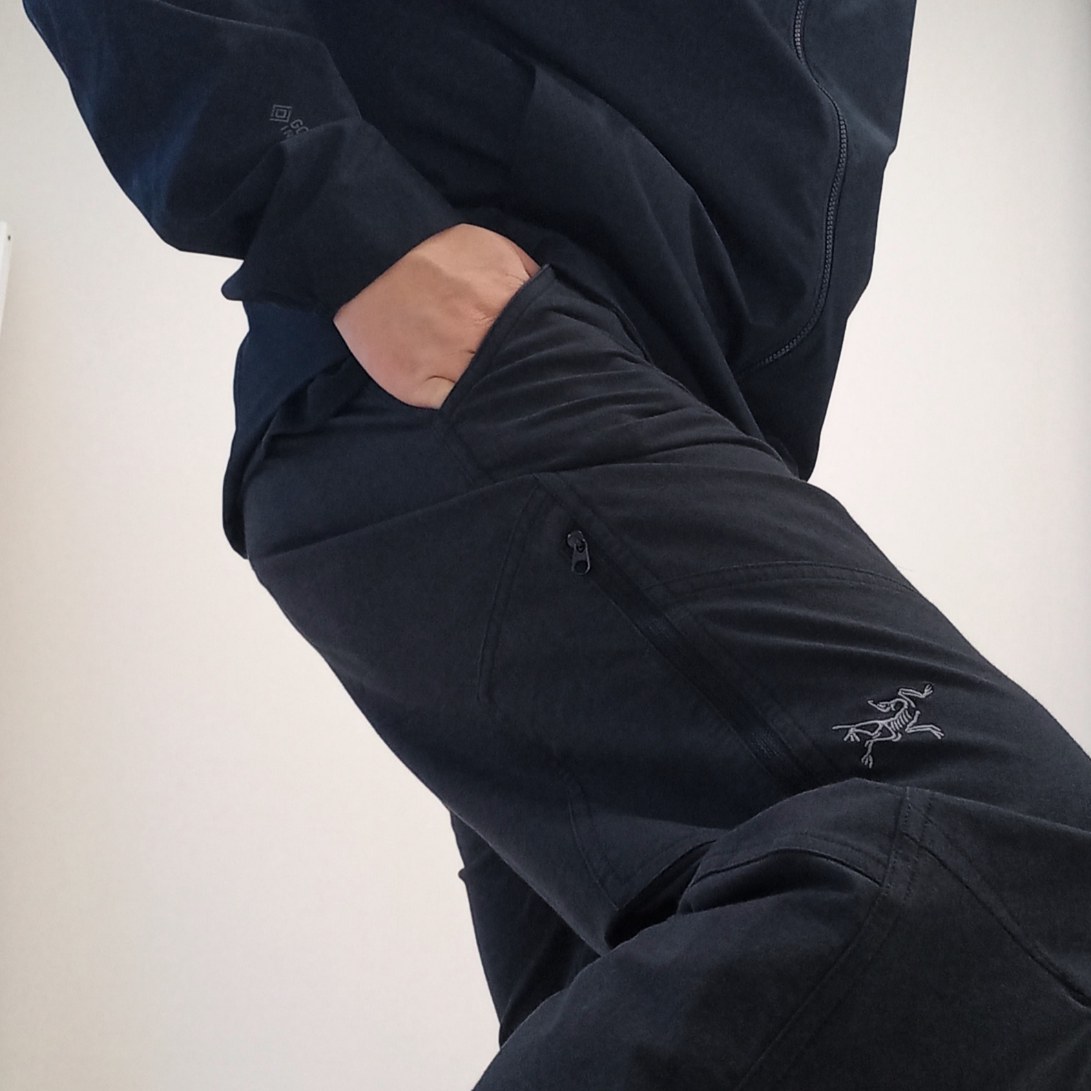 Arc'teryx Cronin Cotton Pants Black, Arc'teryx Solano Hoody Black ์ฐฉ์ฉ ์คํ์ผ - 1