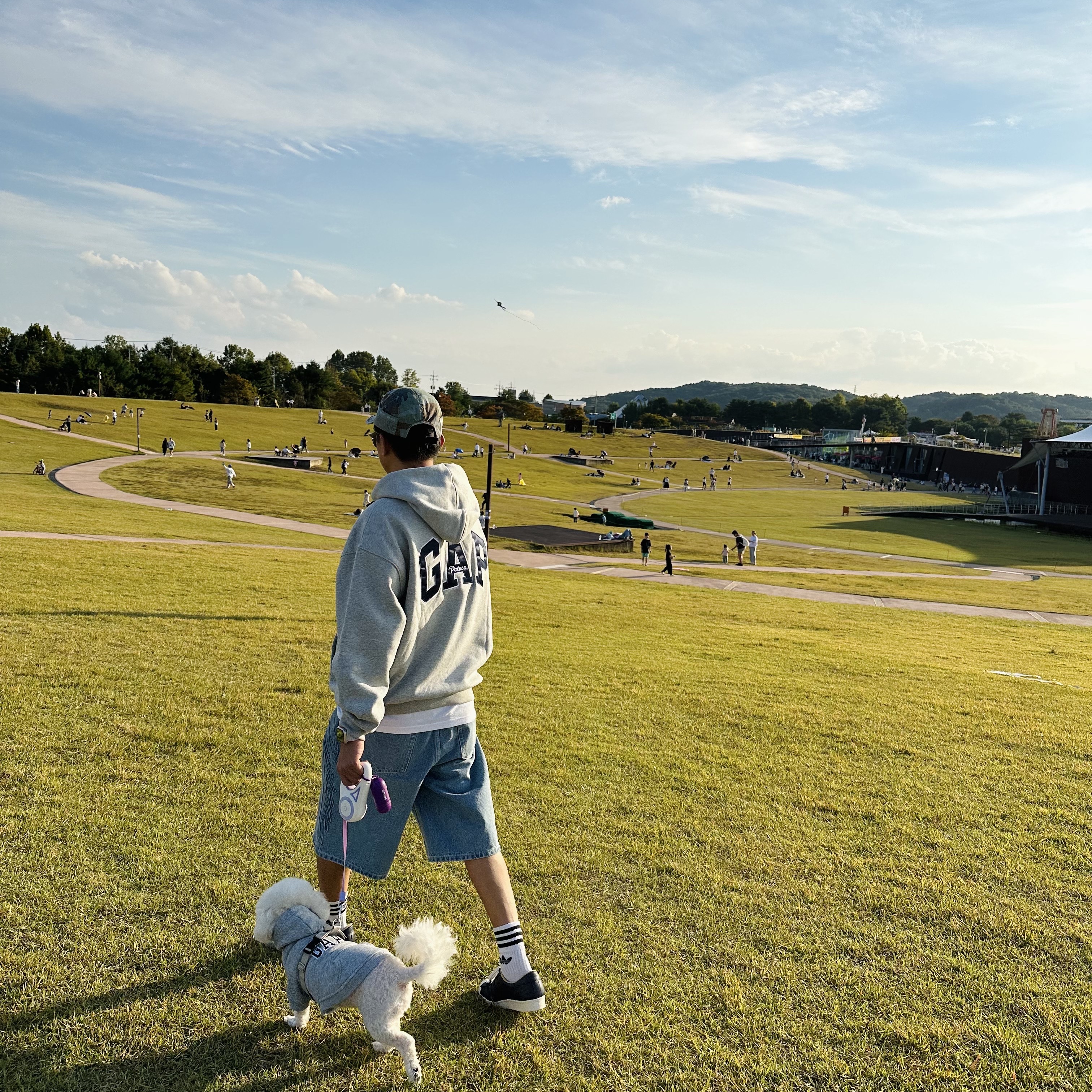 Palace x Gap Hood Grey - 24SS, Supreme Script Baggy Denim Short Washed Indigo - 24SS 착용 스타일 - 1