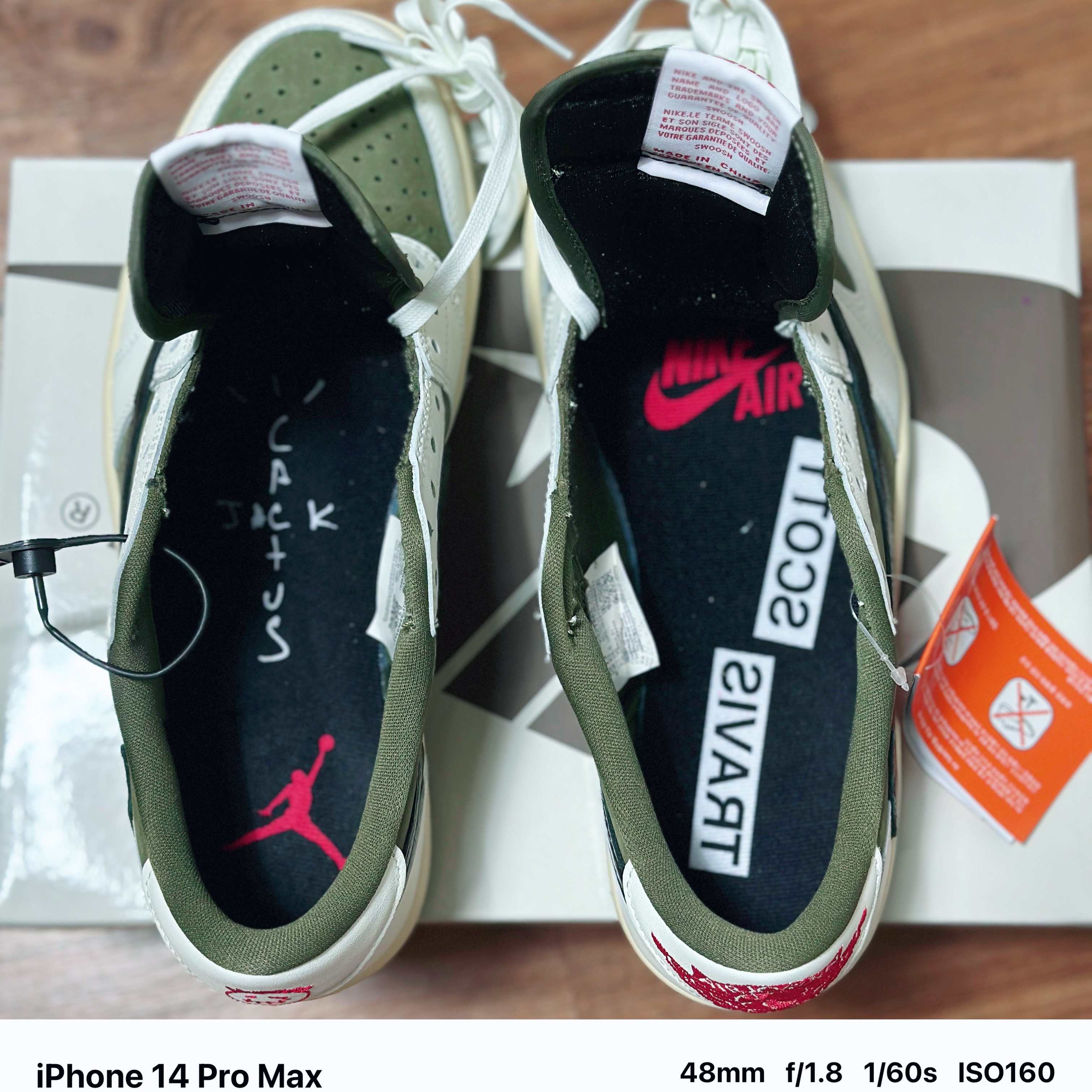 Jordan 1 x Travis Scott Retro Low OG SP Reverse Olive 착용 스타일 - 6