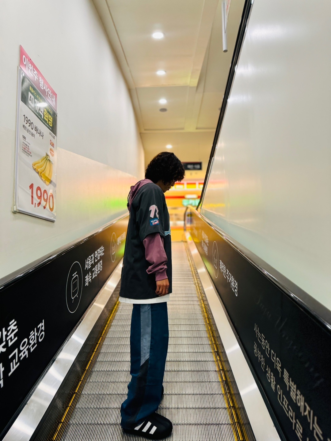 Stussy x Mountain Hardwear T-Shirt Stealth Grey, Carhartt WIP x IAB Studio Canvas 6-Panel Cap Hamilton Brown 착용 스타일 - 8
