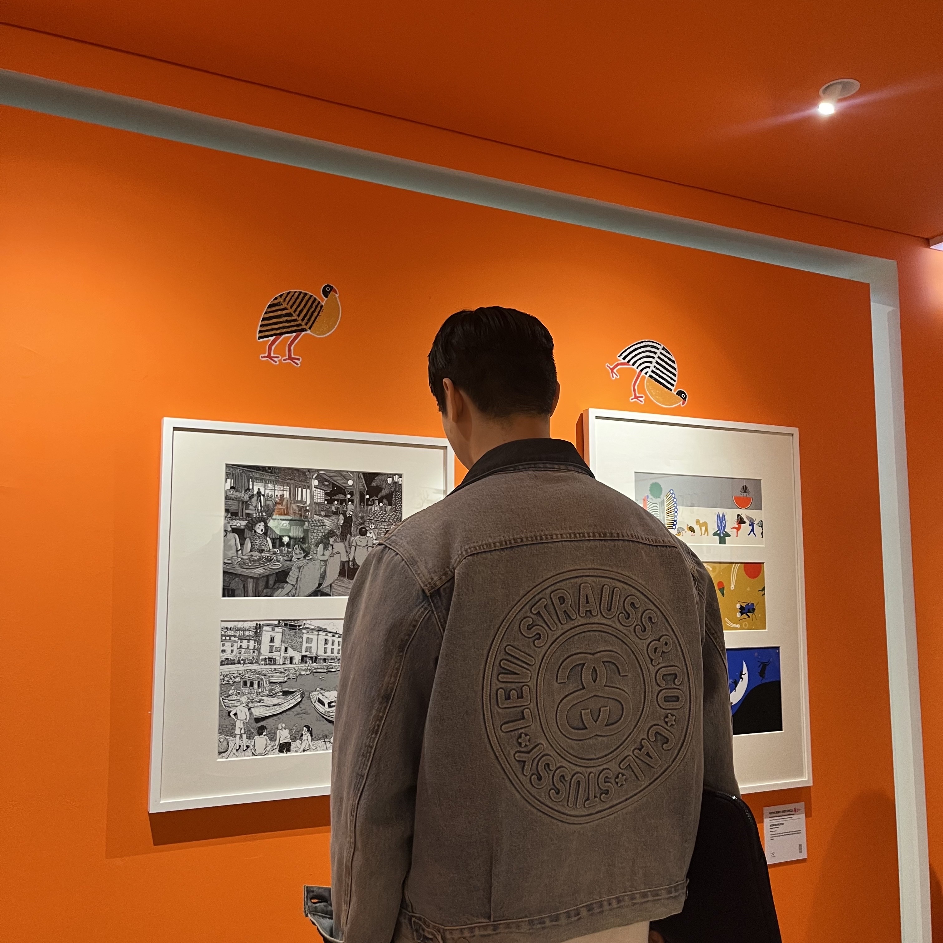 Stussy x Levi's Embossed Trucker Jacket Indigo 착용 스타일
