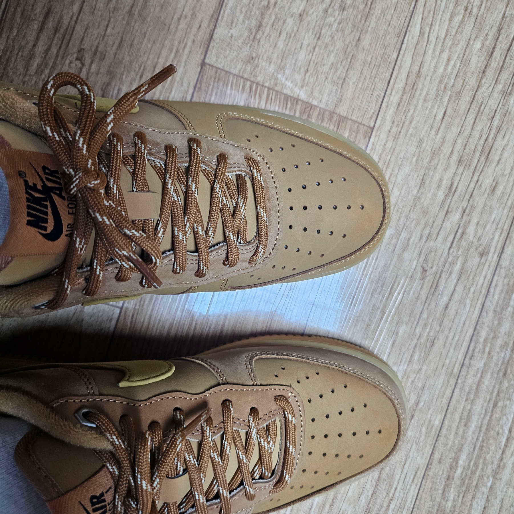 Nike Air Force 1 '07 WB Flax 착용 스타일