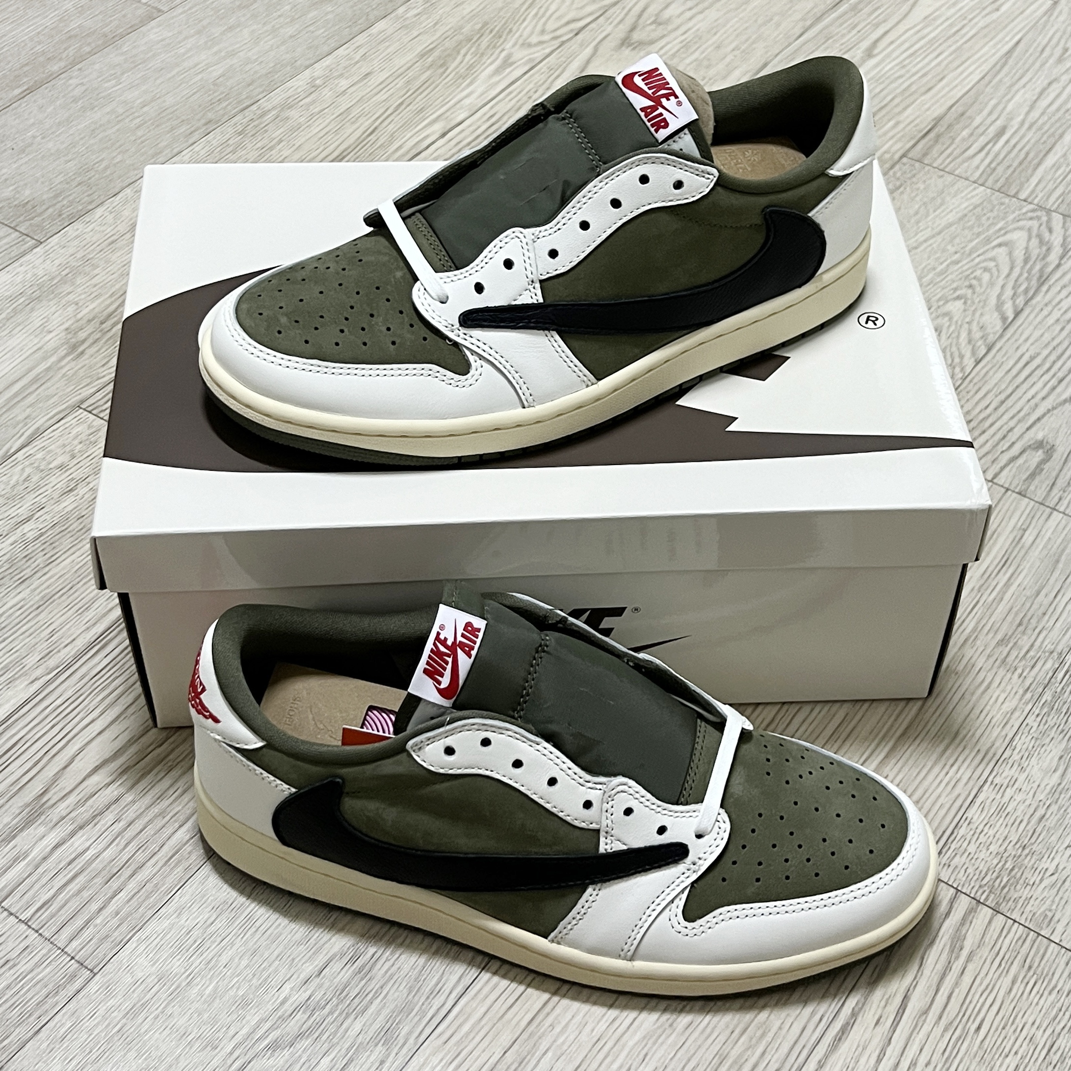 (TD) Jordan 1 x Travis Scott Retro Low OG SP Reverse Olive, Jordan 1 x Travis Scott Retro Low OG SP Reverse Olive 착용 스타일 - 3
