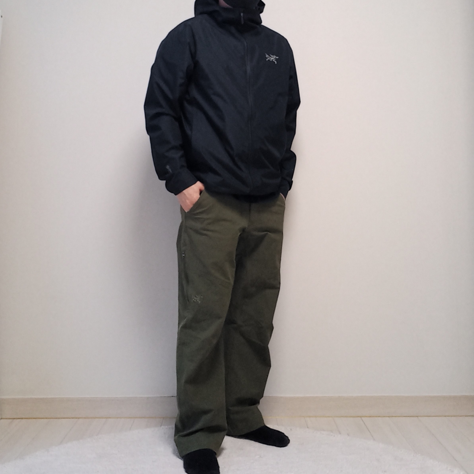 Arc'teryx Cronin Cotton Pants Tatsu, Arc'teryx Solano Hoody Black 착용 스타일 - 3