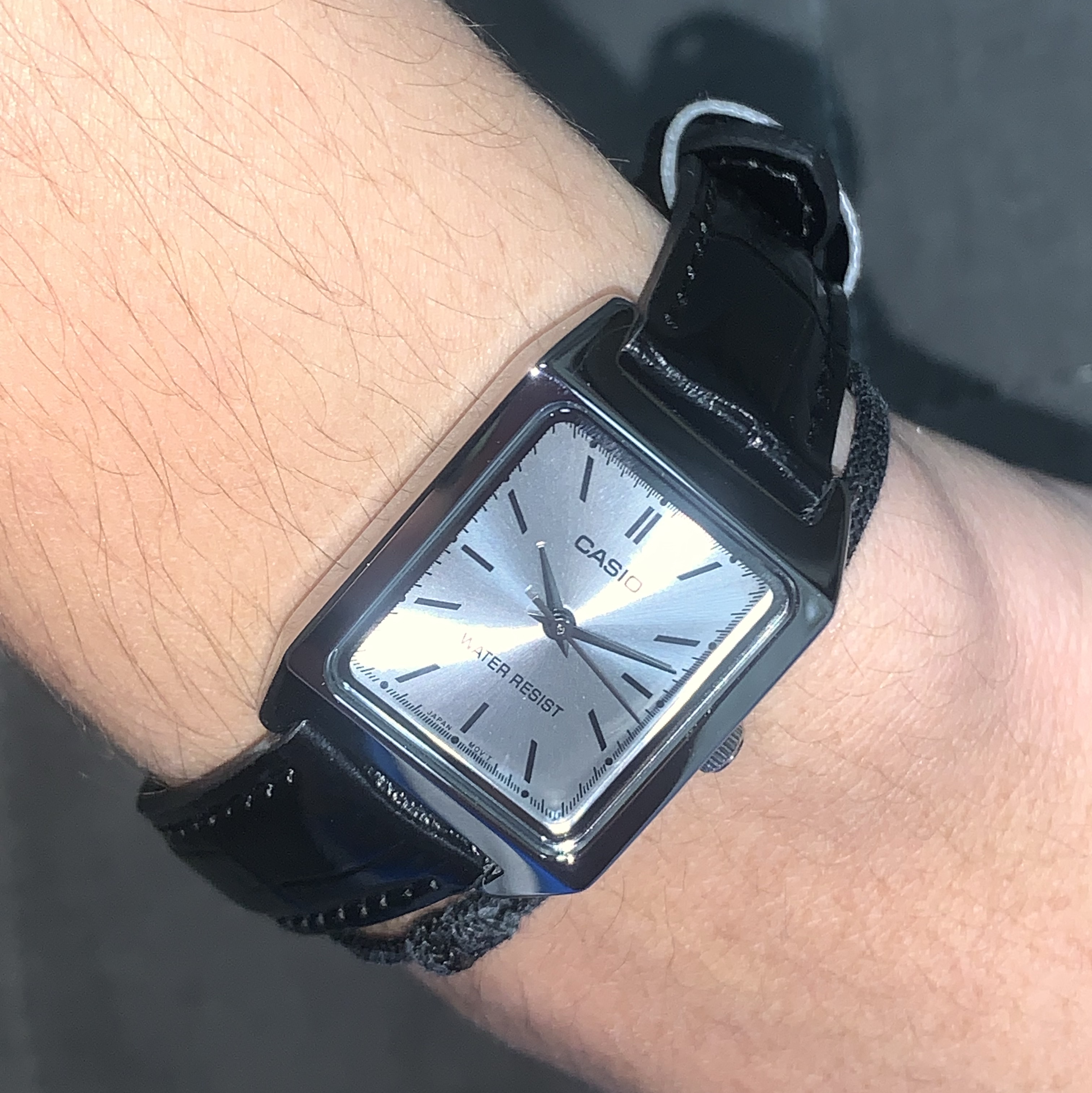 Casio LTP-V007L-7E1 착용 스타일