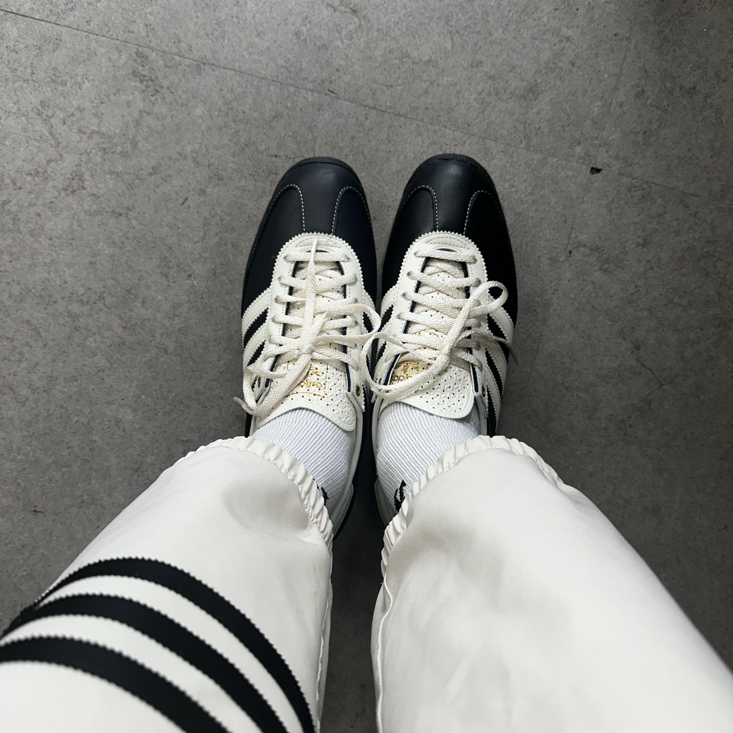(W) Adidas SL 72 OG Core Black Off White 착용 스타일 - 1