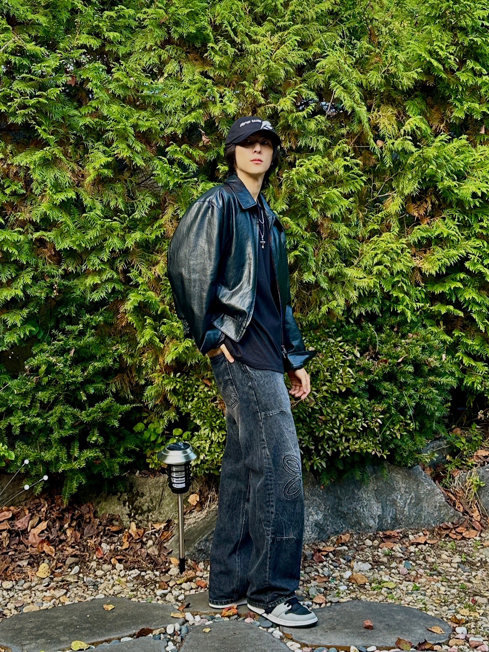 DVAN Wing Emb Ball Cap Black 착용 스타일 - 2